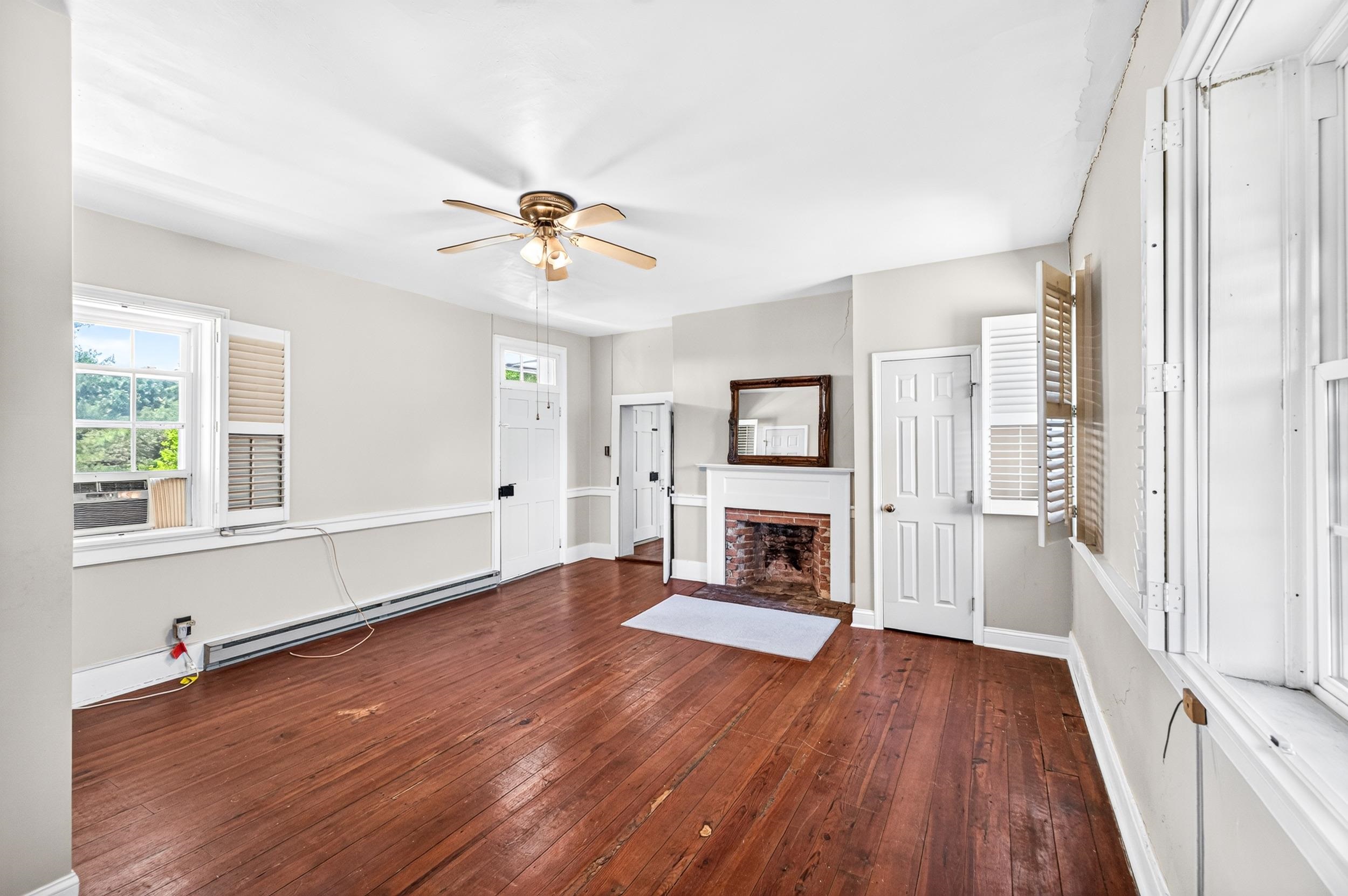 24033 OLD VALLEY PIKE, MAURERTOWN, Virginia 22644, 3 Bedrooms Bedrooms, ,2 BathroomsBathrooms,Residential,24033 OLD VALLEY PIKE,678927 MLS # 678927