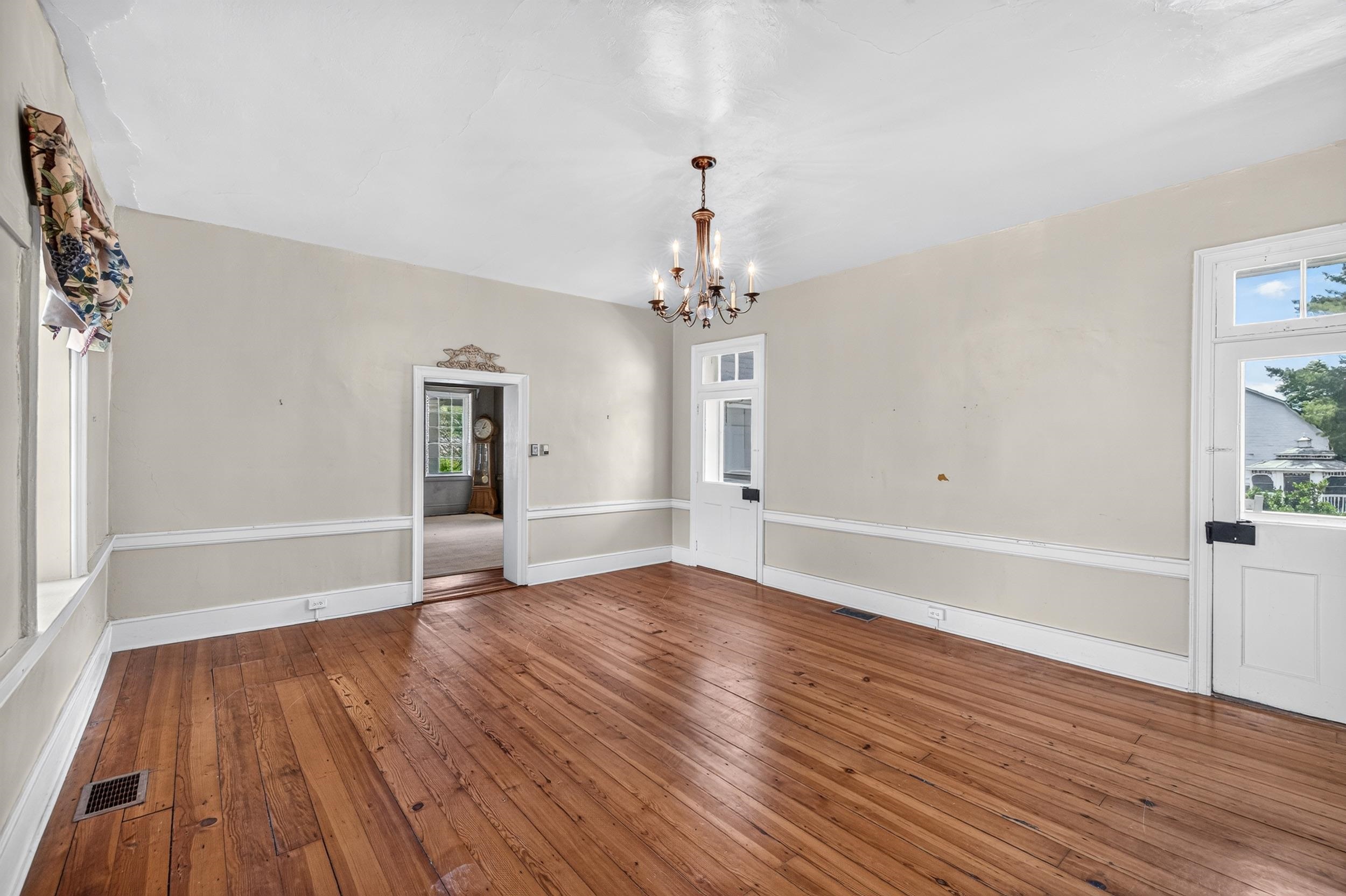 24033 OLD VALLEY PIKE, MAURERTOWN, Virginia 22644, 3 Bedrooms Bedrooms, ,2 BathroomsBathrooms,Residential,24033 OLD VALLEY PIKE,678927 MLS # 678927