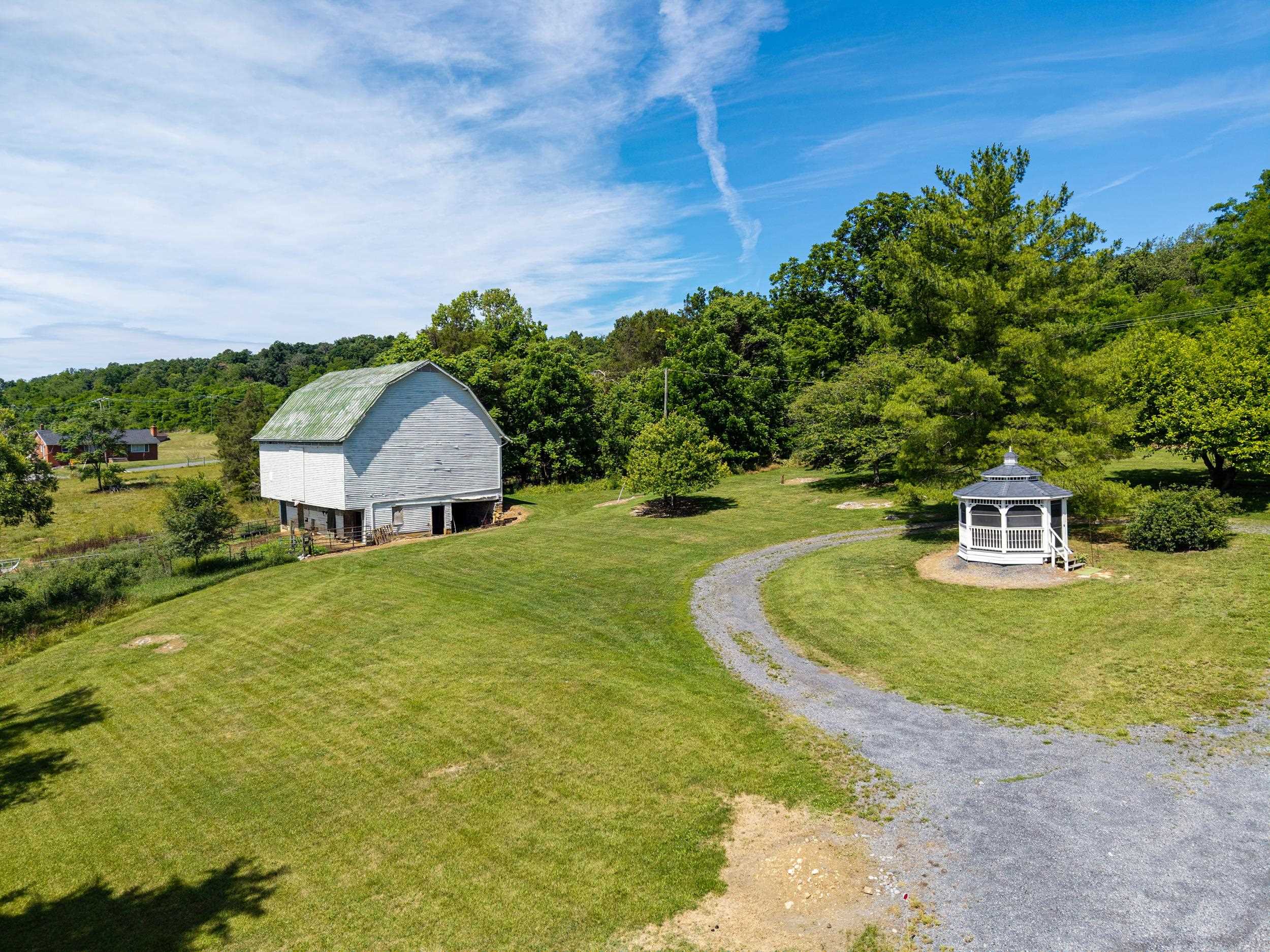 24033 OLD VALLEY PIKE, MAURERTOWN, Virginia 22644, 3 Bedrooms Bedrooms, ,2 BathroomsBathrooms,Residential,24033 OLD VALLEY PIKE,678927 MLS # 678927