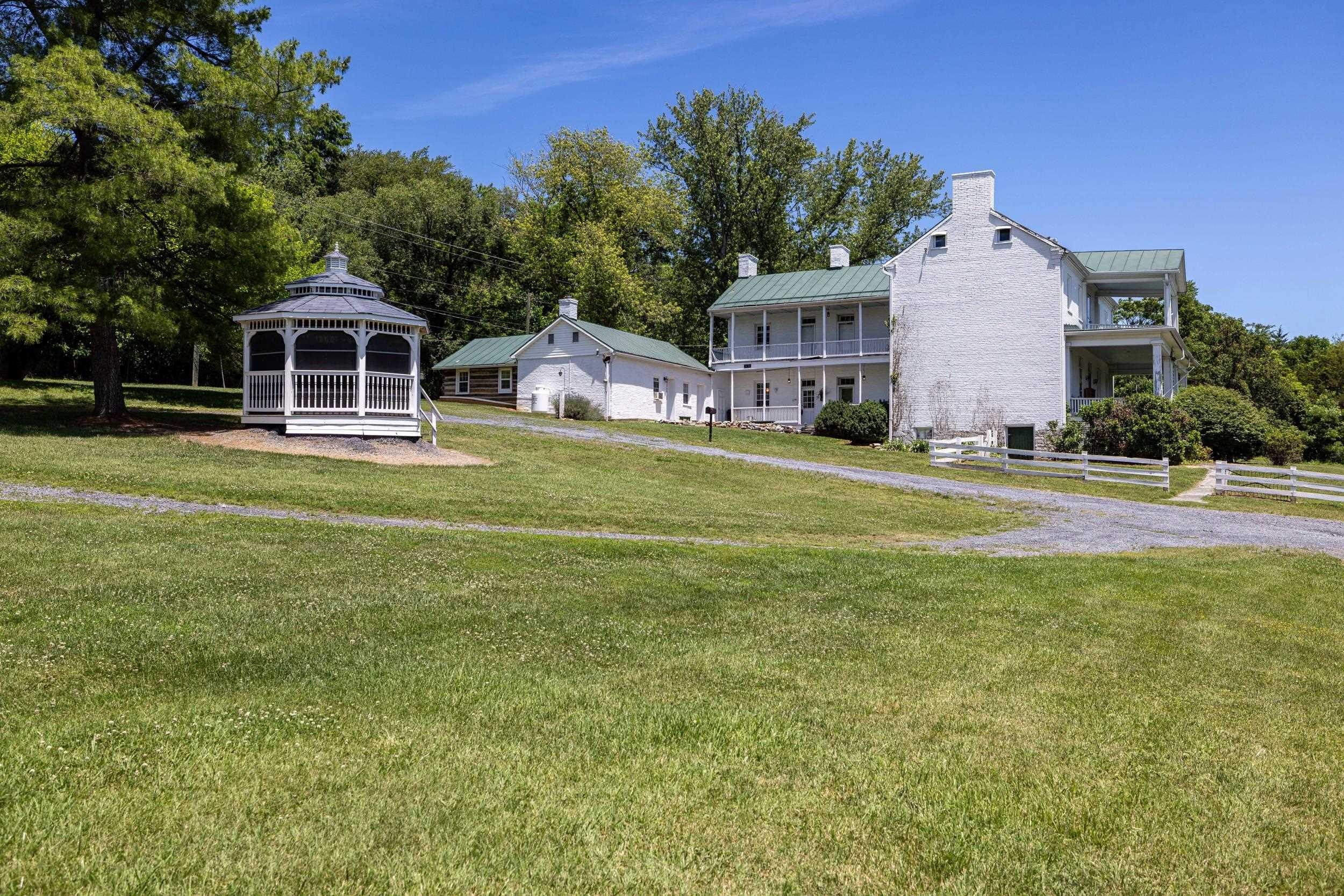 24033 OLD VALLEY PIKE, MAURERTOWN, Virginia 22644, 3 Bedrooms Bedrooms, ,2 BathroomsBathrooms,Residential,24033 OLD VALLEY PIKE,678927 MLS # 678927