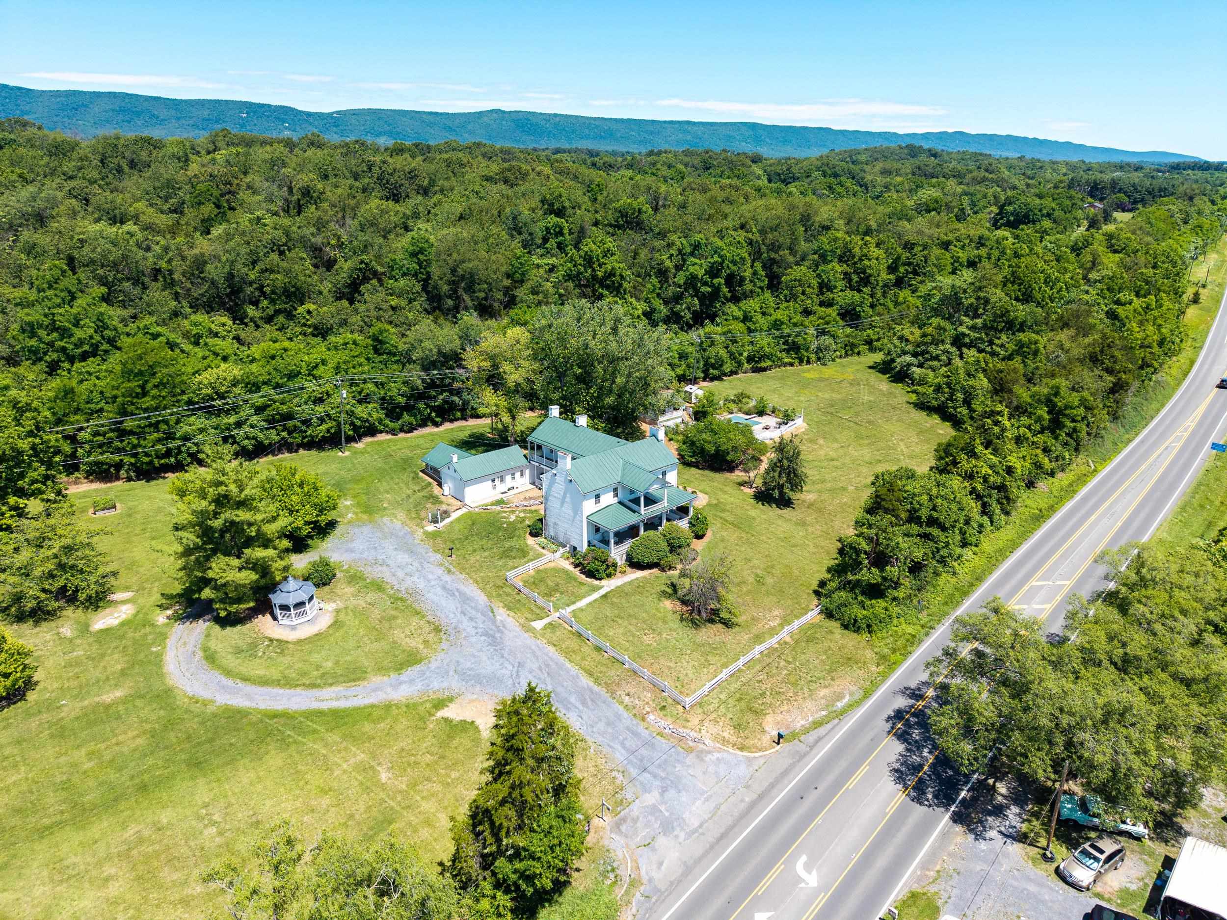 24033 OLD VALLEY PIKE, MAURERTOWN, Virginia 22644, 3 Bedrooms Bedrooms, ,2 BathroomsBathrooms,Residential,24033 OLD VALLEY PIKE,678927 MLS # 678927