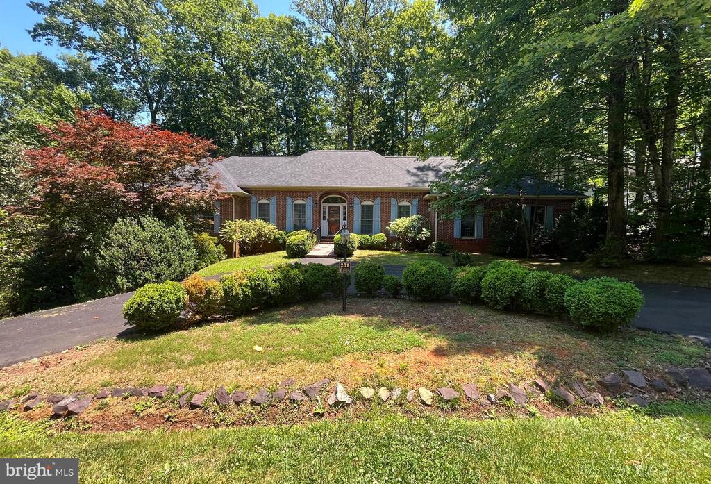 201 GREEN ST, LOCUST GROVE, Virginia 22508, 4 Bedrooms Bedrooms, ,3 BathroomsBathrooms,Residential,201 GREEN ST,VAOR2014502 MLS # VAOR2014502