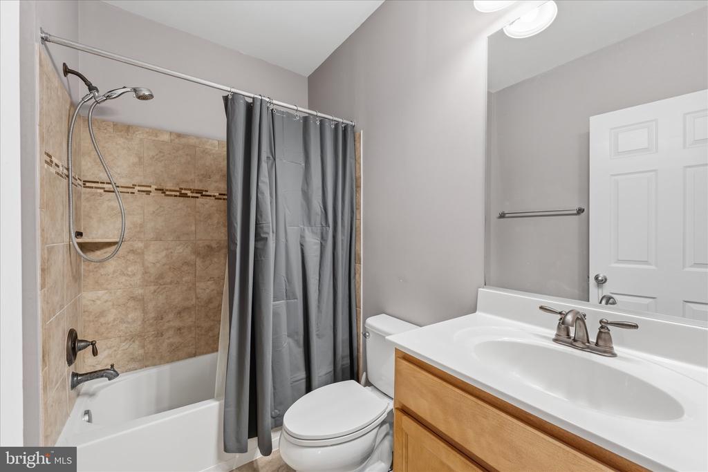 7366 TRUNDLE CT, WARRENTON, Virginia 20187, 3 Bedrooms Bedrooms, ,3 BathroomsBathrooms,Residential,7366 TRUNDLE CT,VAFQ2022652 MLS # VAFQ2022652