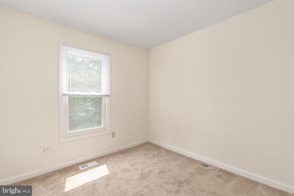 10740 BRICE CT, FREDERICKSBURG, Virginia 22407, 4 Bedrooms Bedrooms, ,3 BathroomsBathrooms,Residential,BALLANTRAYE,10740 BRICE CT,VASP2043262 MLS # VASP2043262