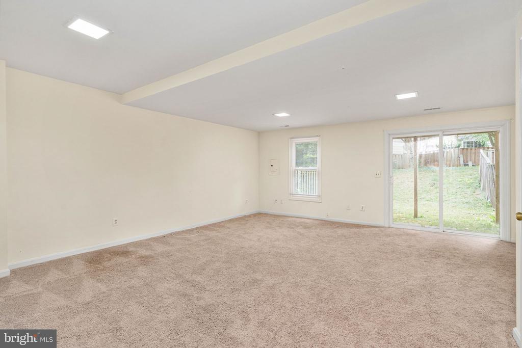 10740 BRICE CT, FREDERICKSBURG, Virginia 22407, 4 Bedrooms Bedrooms, ,3 BathroomsBathrooms,Residential,BALLANTRAYE,10740 BRICE CT,VASP2043262 MLS # VASP2043262