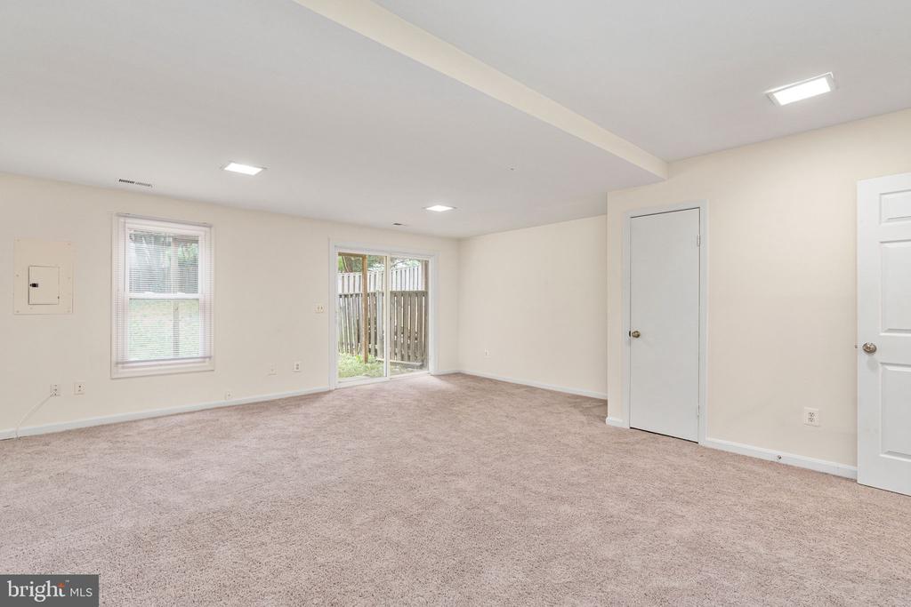 10740 BRICE CT, FREDERICKSBURG, Virginia 22407, 4 Bedrooms Bedrooms, ,3 BathroomsBathrooms,Residential,BALLANTRAYE,10740 BRICE CT,VASP2043262 MLS # VASP2043262