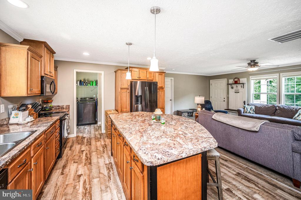 7324 RED FEATHER LN, SPOTSYLVANIA, Virginia 22551, 4 Bedrooms Bedrooms, ,2 BathroomsBathrooms,Residential,7324 RED FEATHER LN,VASP2043250 MLS # VASP2043250