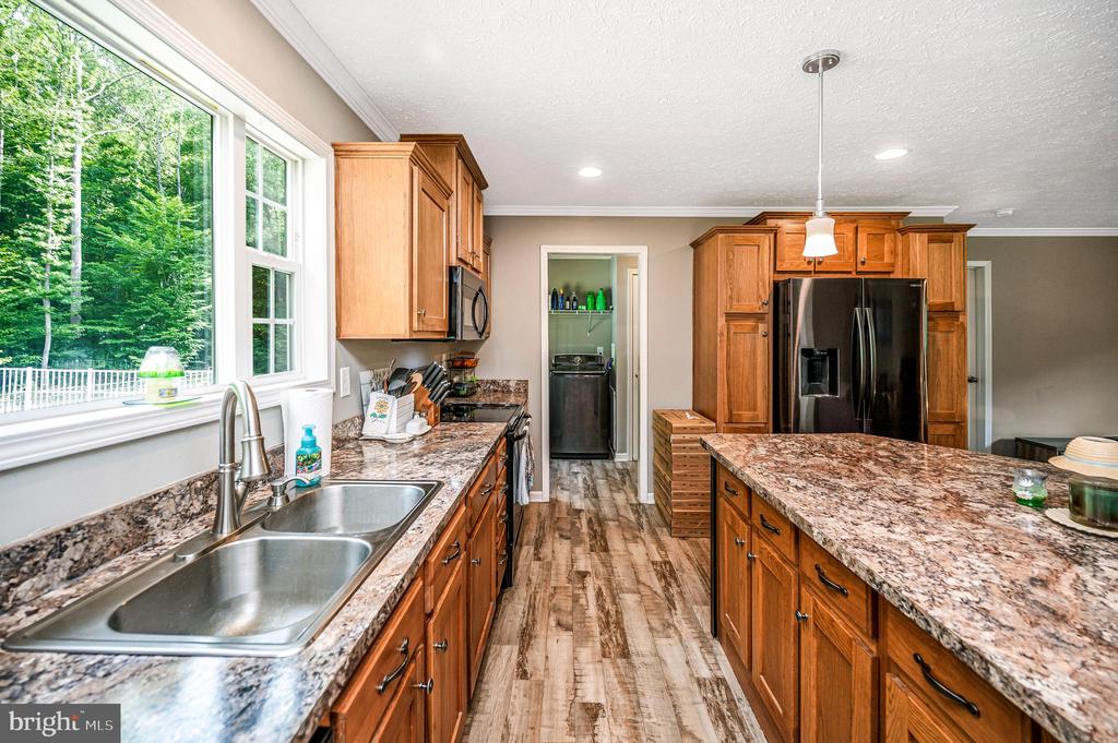 7324 RED FEATHER LN, SPOTSYLVANIA, Virginia 22551, 4 Bedrooms Bedrooms, ,2 BathroomsBathrooms,Residential,7324 RED FEATHER LN,VASP2043250 MLS # VASP2043250