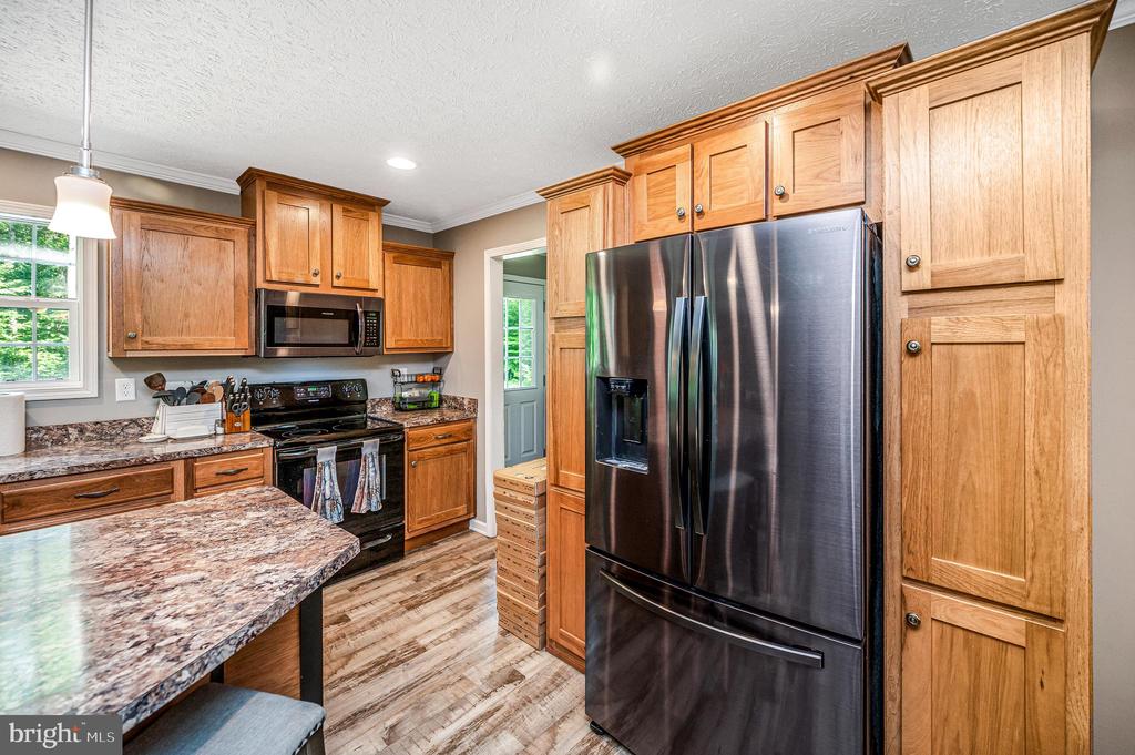 7324 RED FEATHER LN, SPOTSYLVANIA, Virginia 22551, 4 Bedrooms Bedrooms, ,2 BathroomsBathrooms,Residential,7324 RED FEATHER LN,VASP2043250 MLS # VASP2043250