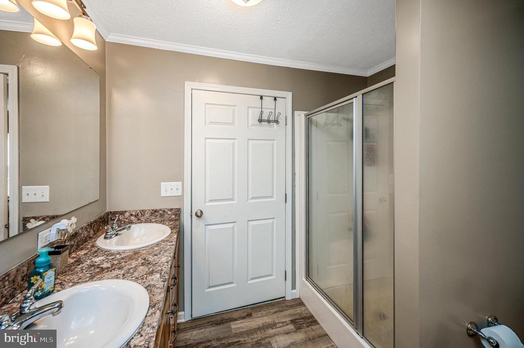 7324 RED FEATHER LN, SPOTSYLVANIA, Virginia 22551, 4 Bedrooms Bedrooms, ,2 BathroomsBathrooms,Residential,7324 RED FEATHER LN,VASP2043250 MLS # VASP2043250