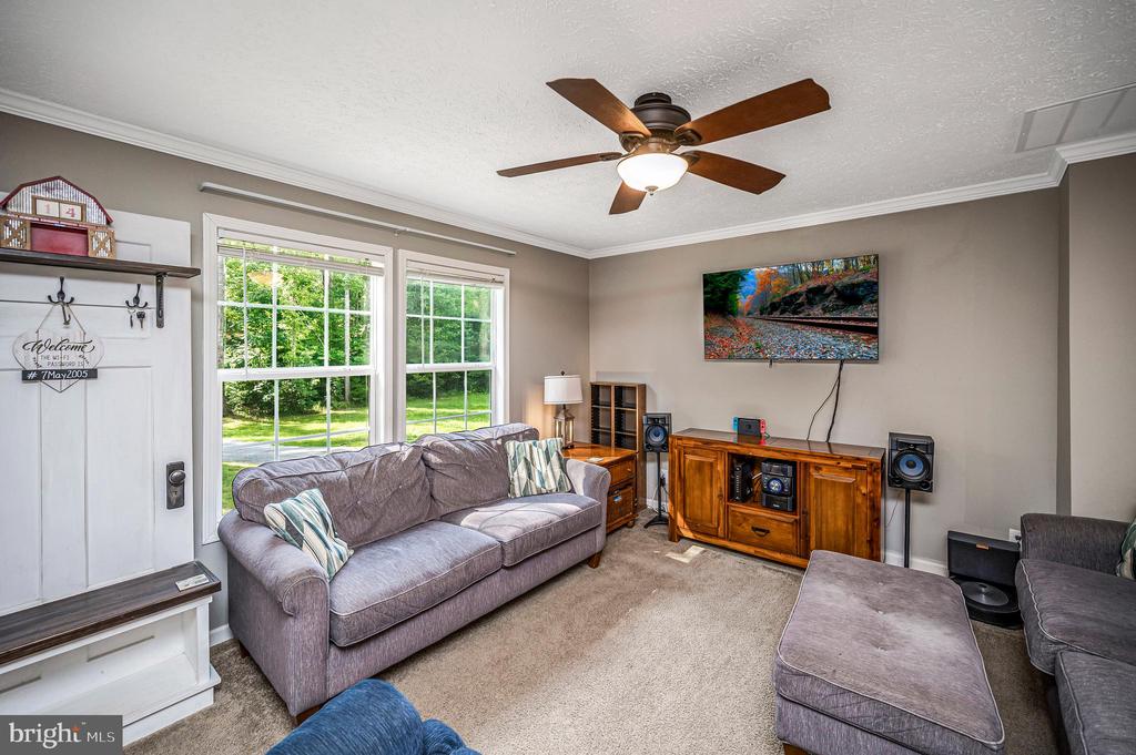 7324 RED FEATHER LN, SPOTSYLVANIA, Virginia 22551, 4 Bedrooms Bedrooms, ,2 BathroomsBathrooms,Residential,7324 RED FEATHER LN,VASP2043250 MLS # VASP2043250