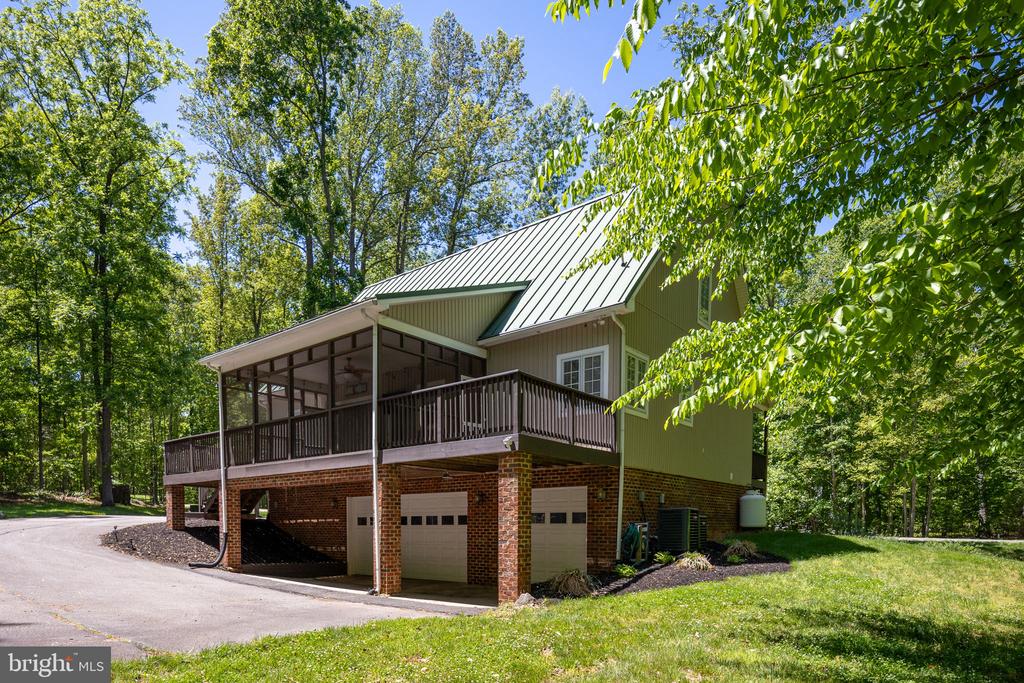 197 OAKLEIGH LN, BUMPASS, Virginia 23024, 5 Bedrooms Bedrooms, ,3 BathroomsBathrooms,Residential,197 OAKLEIGH LN,VALA2010146 MLS # VALA2010146