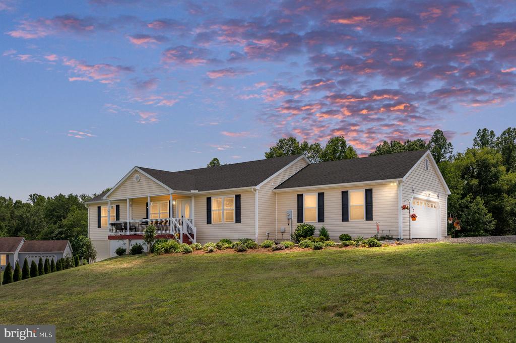 160 LANCASTER CT, LOUISA, Virginia 23093, 3 Bedrooms Bedrooms, ,2 BathroomsBathrooms,Residential,160 LANCASTER CT,VALA2010136 MLS # VALA2010136