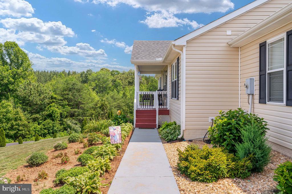 160 LANCASTER CT, LOUISA, Virginia 23093, 3 Bedrooms Bedrooms, ,2 BathroomsBathrooms,Residential,160 LANCASTER CT,VALA2010136 MLS # VALA2010136