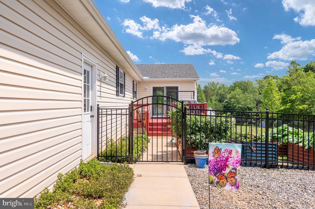 160 LANCASTER CT, LOUISA, Virginia 23093, 3 Bedrooms Bedrooms, ,2 BathroomsBathrooms,Residential,160 LANCASTER CT,VALA2010136 MLS # VALA2010136