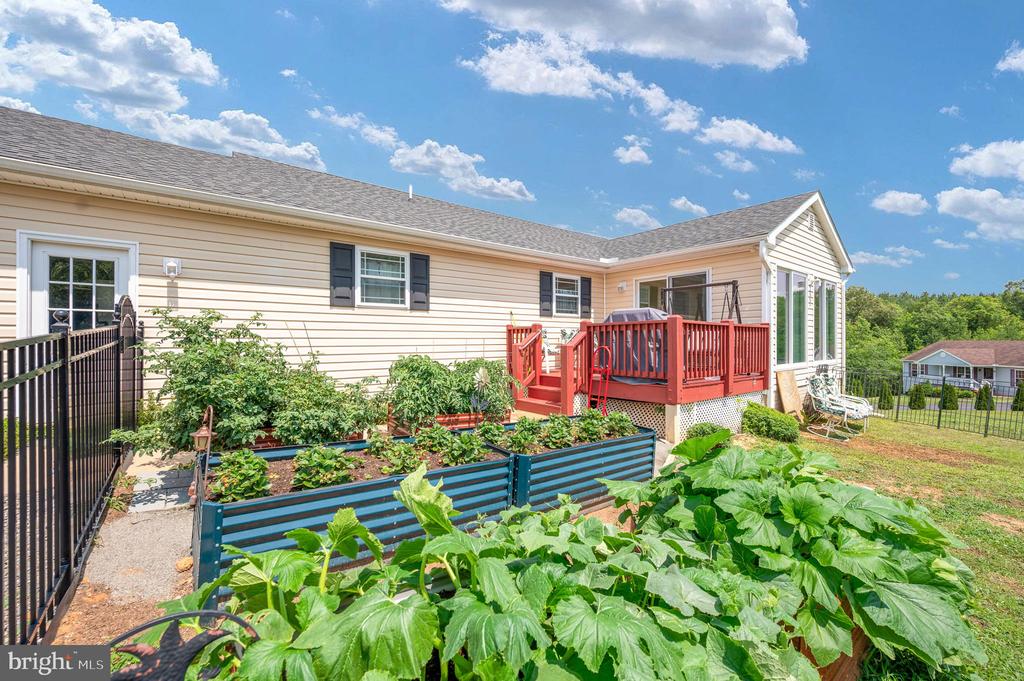 160 LANCASTER CT, LOUISA, Virginia 23093, 3 Bedrooms Bedrooms, ,2 BathroomsBathrooms,Residential,160 LANCASTER CT,VALA2010136 MLS # VALA2010136