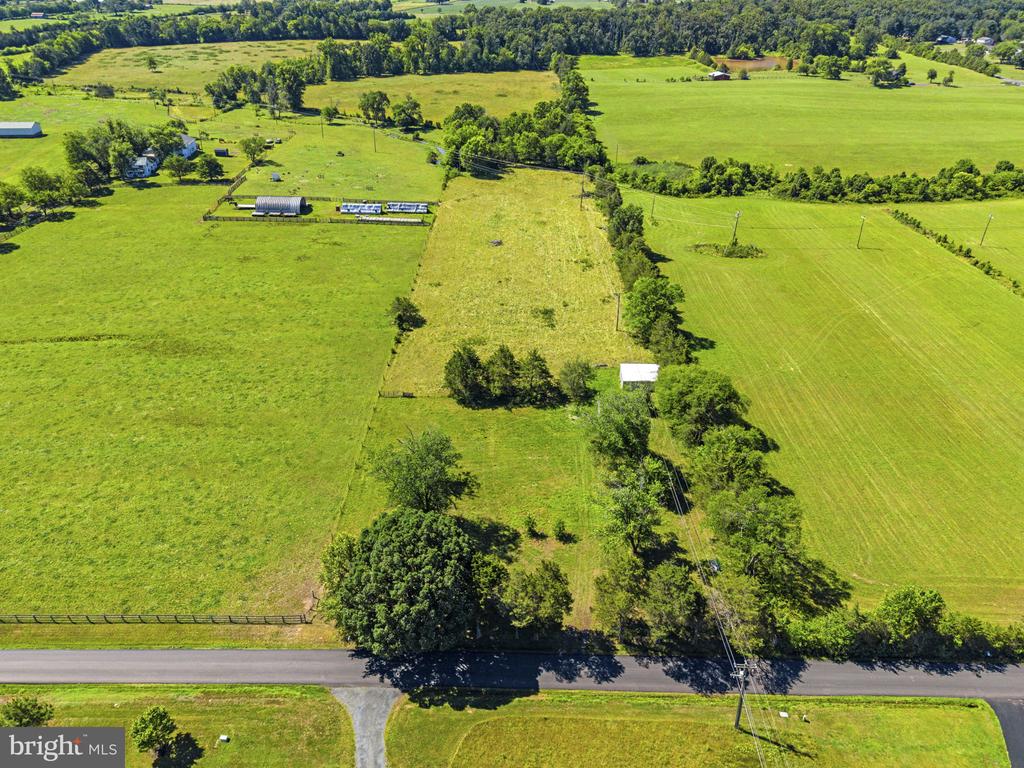 18030 BEL PRE RD, CULPEPER, Virginia 22701, 3 Bedrooms Bedrooms, ,2 BathroomsBathrooms,Residential,18030 BEL PRE RD,VACU2014104 MLS # VACU2014104