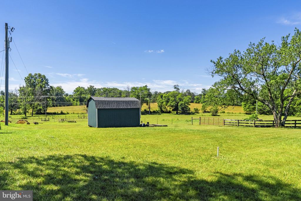 18030 BEL PRE RD, CULPEPER, Virginia 22701, 3 Bedrooms Bedrooms, ,2 BathroomsBathrooms,Residential,18030 BEL PRE RD,VACU2014104 MLS # VACU2014104