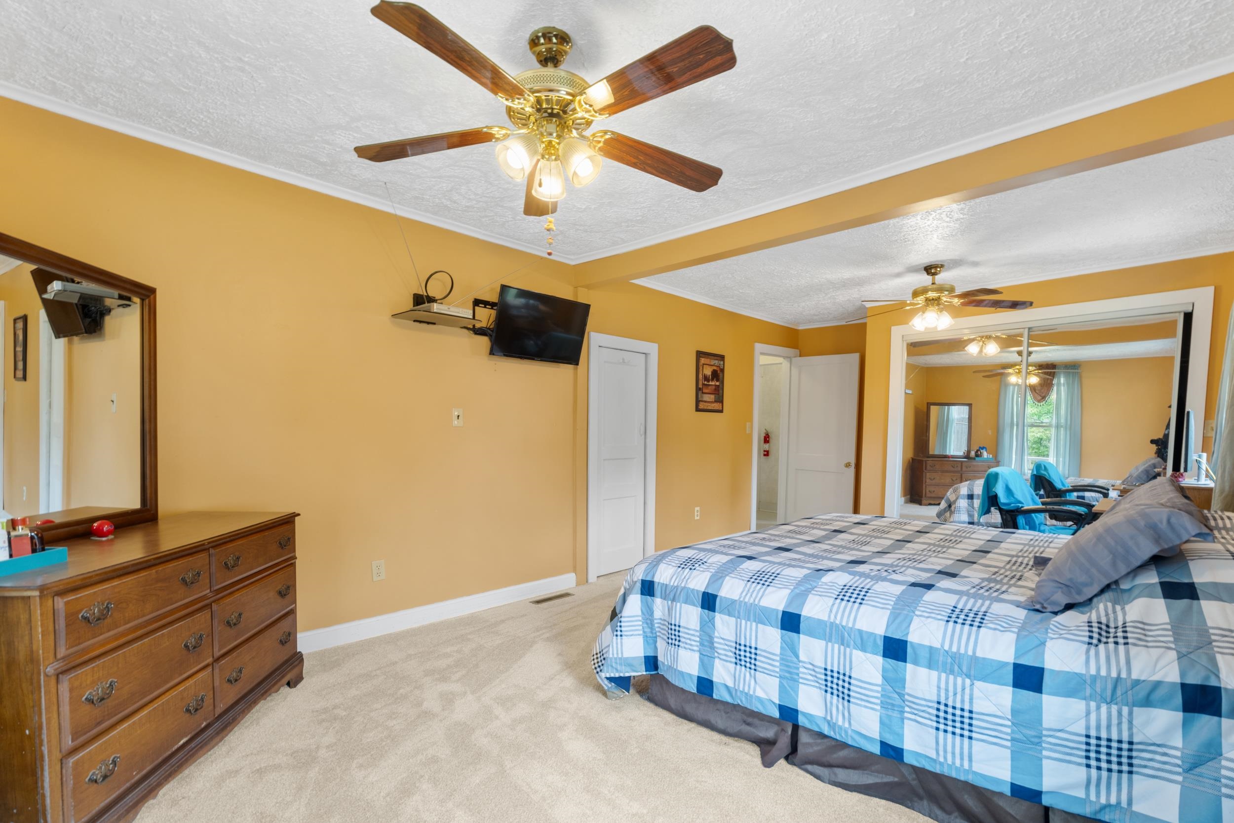 403 BETSY BELL RD, STAUNTON, Virginia 24401, 4 Bedrooms Bedrooms, ,2 BathroomsBathrooms,Residential,403 BETSY BELL RD,678933 MLS # 678933
