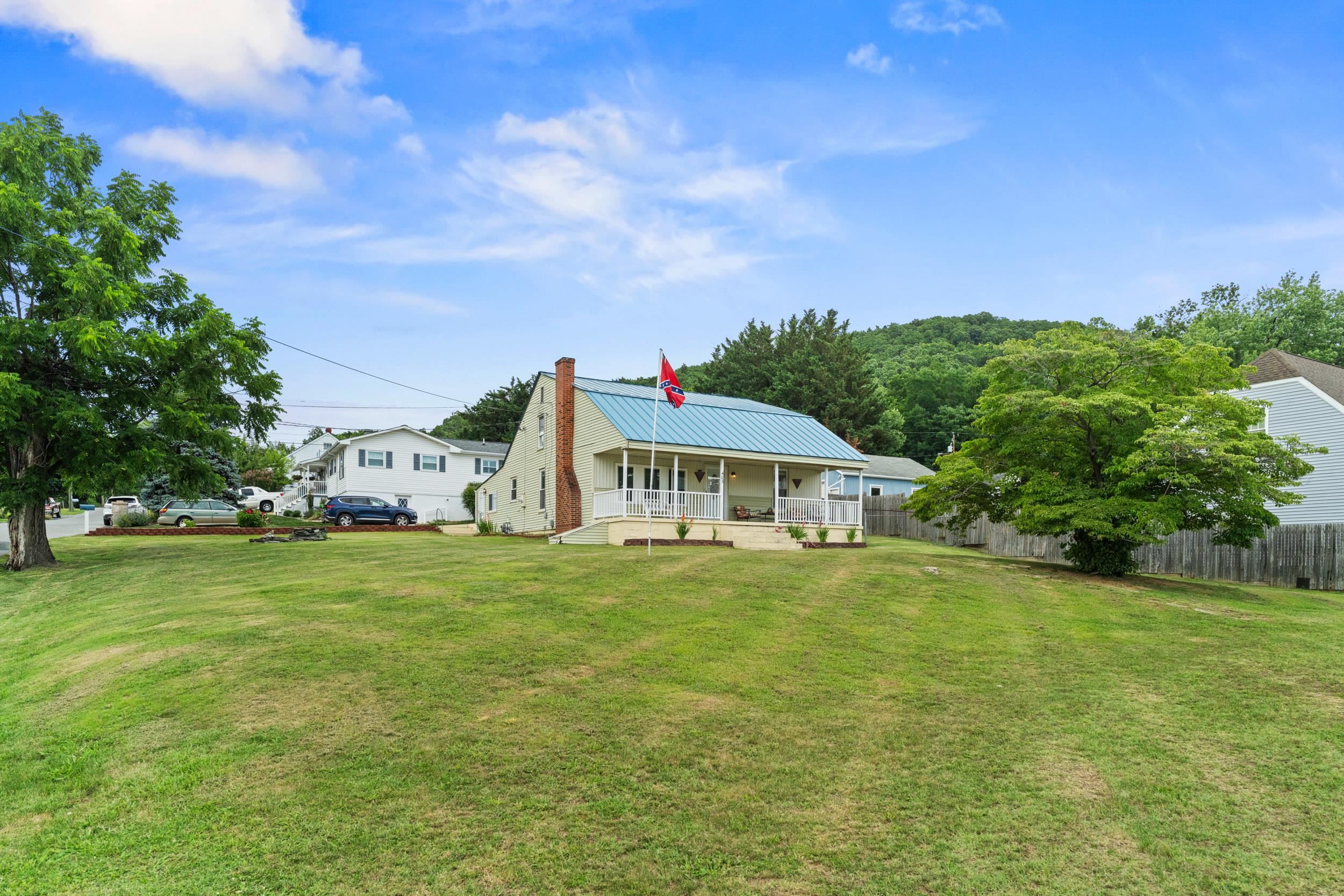 403 BETSY BELL RD, STAUNTON, Virginia 24401, 4 Bedrooms Bedrooms, ,2 BathroomsBathrooms,Residential,403 BETSY BELL RD,678933 MLS # 678933