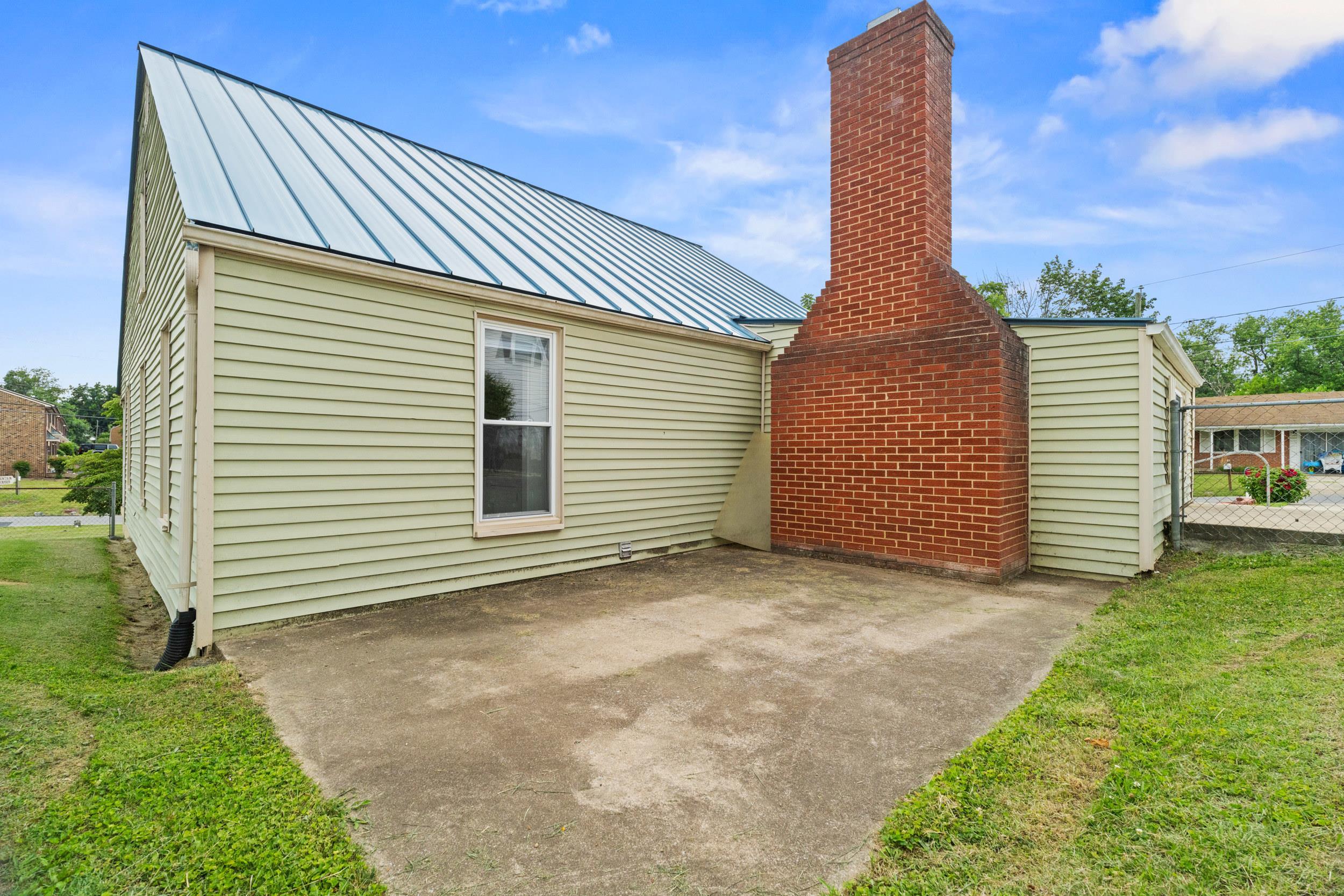 403 BETSY BELL RD, STAUNTON, Virginia 24401, 4 Bedrooms Bedrooms, ,2 BathroomsBathrooms,Residential,403 BETSY BELL RD,678933 MLS # 678933