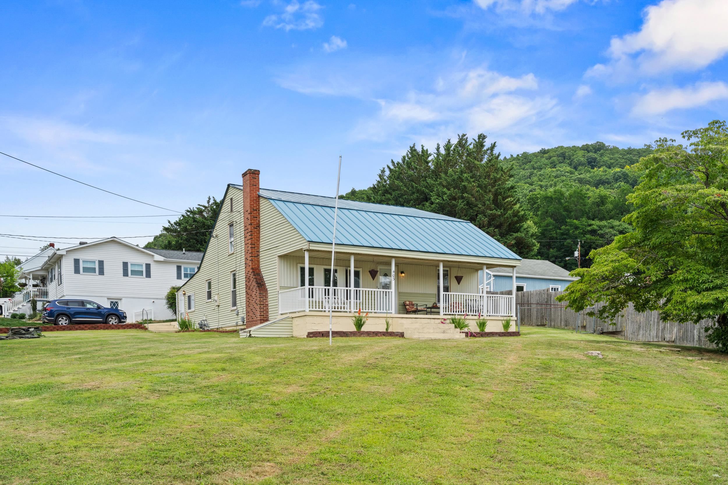 403 BETSY BELL RD, STAUNTON, Virginia 24401, 4 Bedrooms Bedrooms, ,2 BathroomsBathrooms,Residential,403 BETSY BELL RD,678933 MLS # 678933
