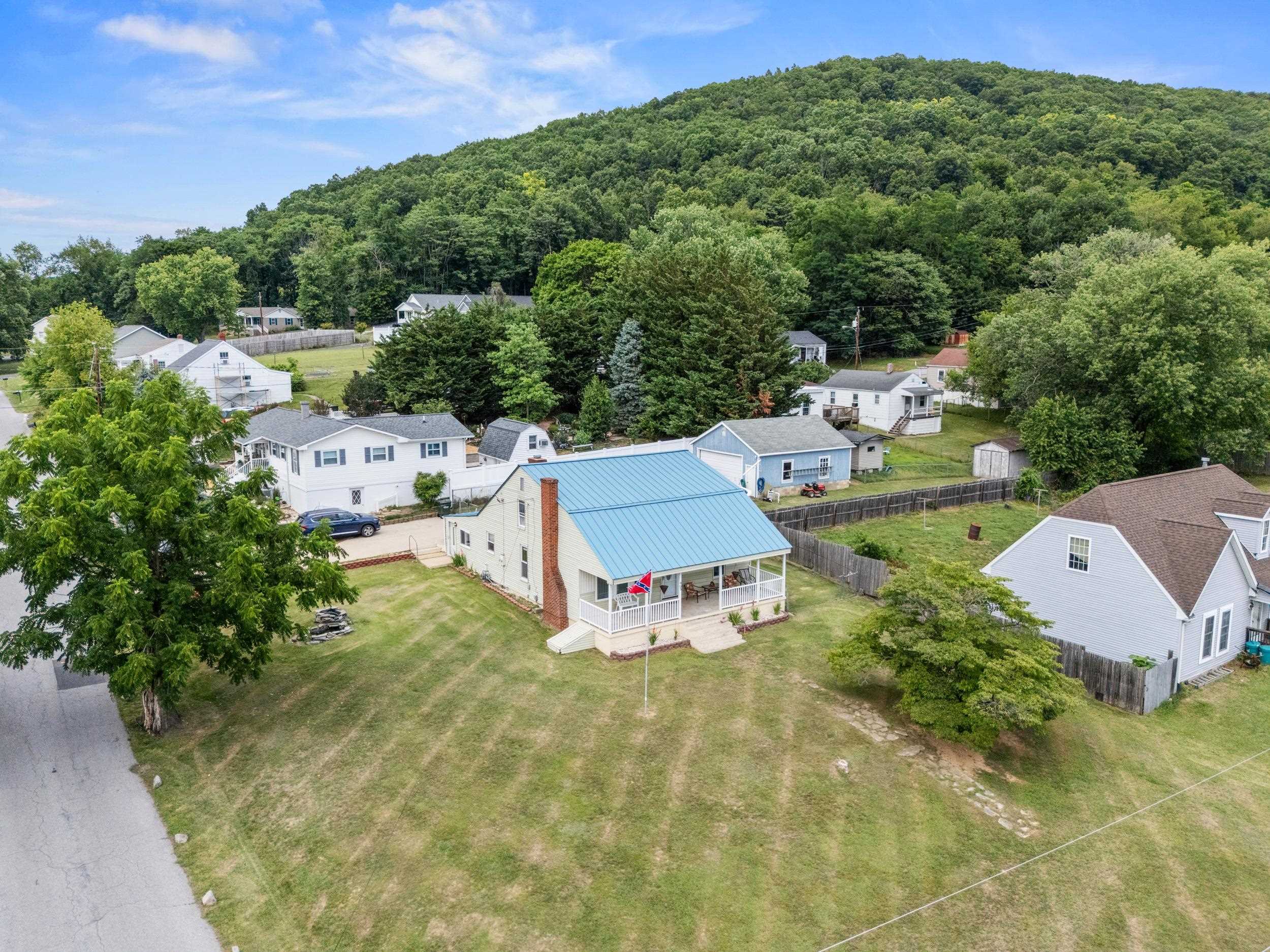 403 BETSY BELL RD, STAUNTON, Virginia 24401, 4 Bedrooms Bedrooms, ,2 BathroomsBathrooms,Residential,403 BETSY BELL RD,678933 MLS # 678933