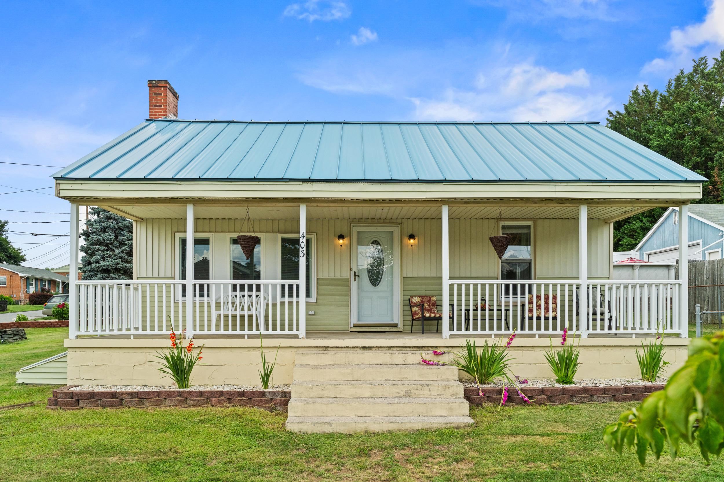 403 BETSY BELL RD, STAUNTON, Virginia 24401, 4 Bedrooms Bedrooms, ,2 BathroomsBathrooms,Residential,403 BETSY BELL RD,678933 MLS # 678933