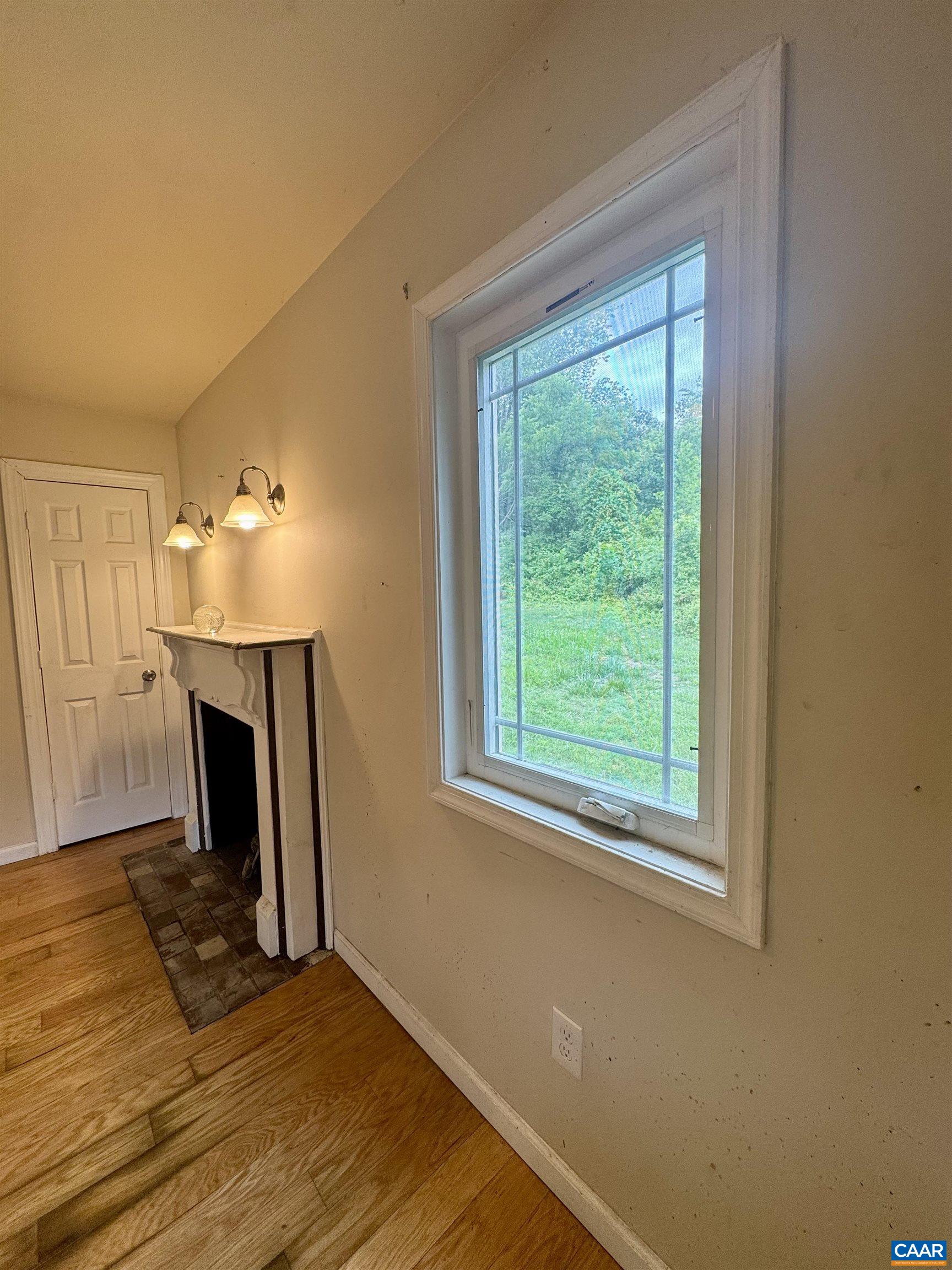 1924 E MAIN ST, WAYNESBORO, Virginia 22980, 3 Bedrooms Bedrooms, ,2 BathroomsBathrooms,Residential,1924 E MAIN ST,678934 MLS # 678934
