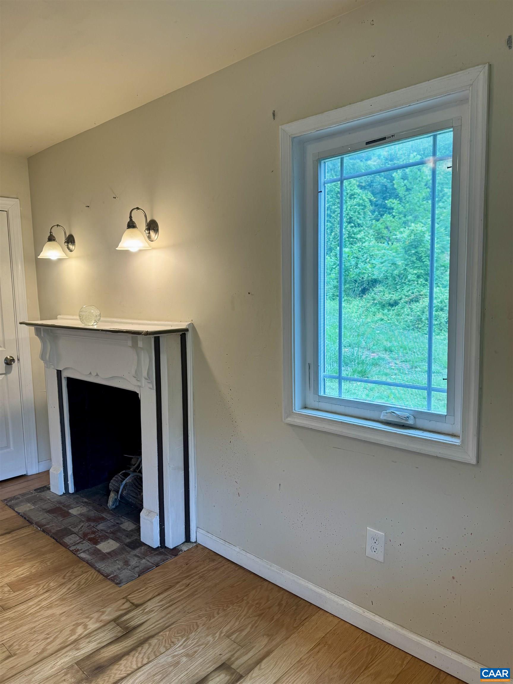 1924 E MAIN ST, WAYNESBORO, Virginia 22980, 3 Bedrooms Bedrooms, ,2 BathroomsBathrooms,Residential,1924 E MAIN ST,678934 MLS # 678934