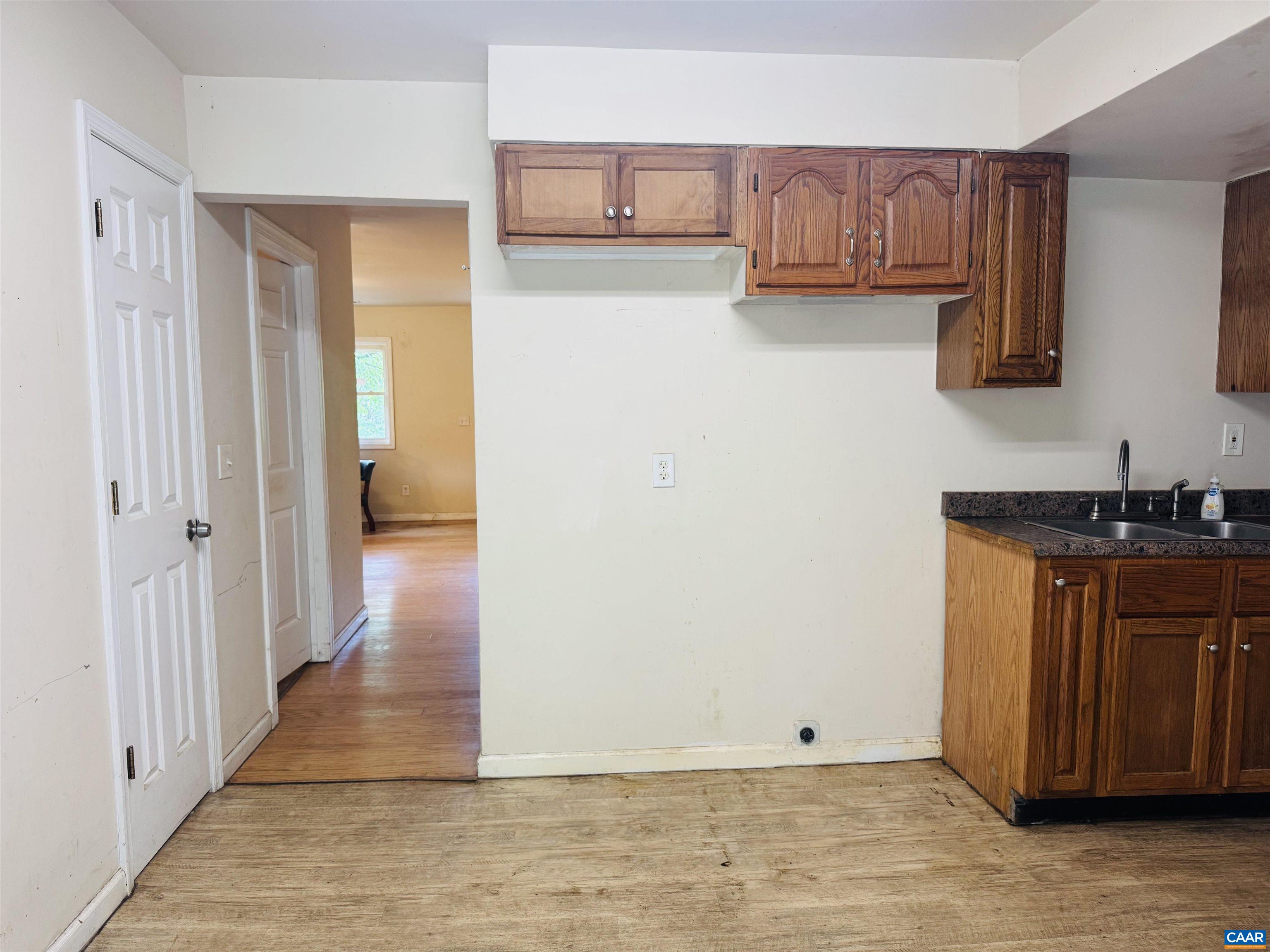 1924 E MAIN ST, WAYNESBORO, Virginia 22980, 3 Bedrooms Bedrooms, ,2 BathroomsBathrooms,Residential,1924 E MAIN ST,678934 MLS # 678934