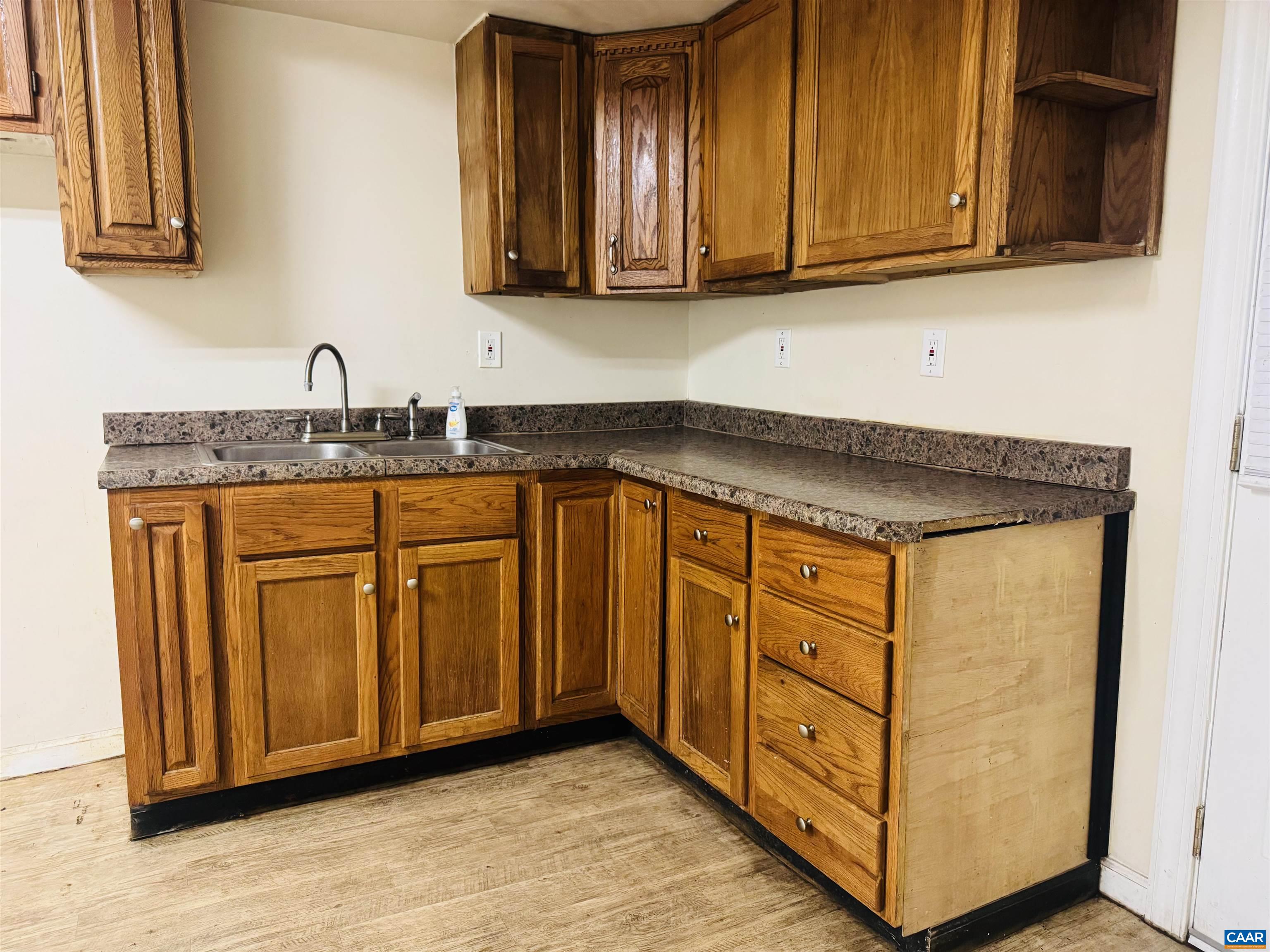 1924 E MAIN ST, WAYNESBORO, Virginia 22980, 3 Bedrooms Bedrooms, ,2 BathroomsBathrooms,Residential,1924 E MAIN ST,678934 MLS # 678934