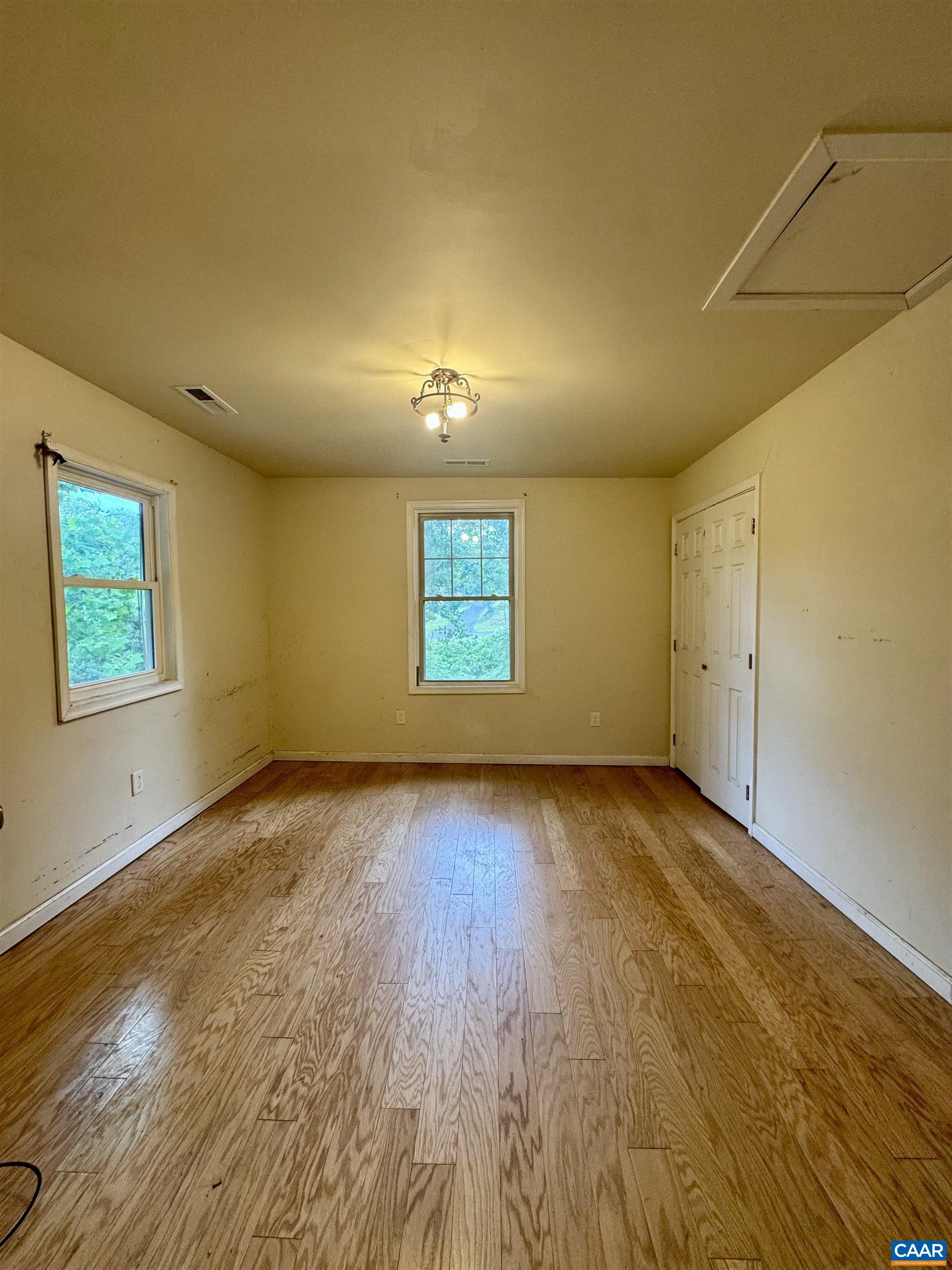 1924 E MAIN ST, WAYNESBORO, Virginia 22980, 3 Bedrooms Bedrooms, ,2 BathroomsBathrooms,Residential,1924 E MAIN ST,678934 MLS # 678934