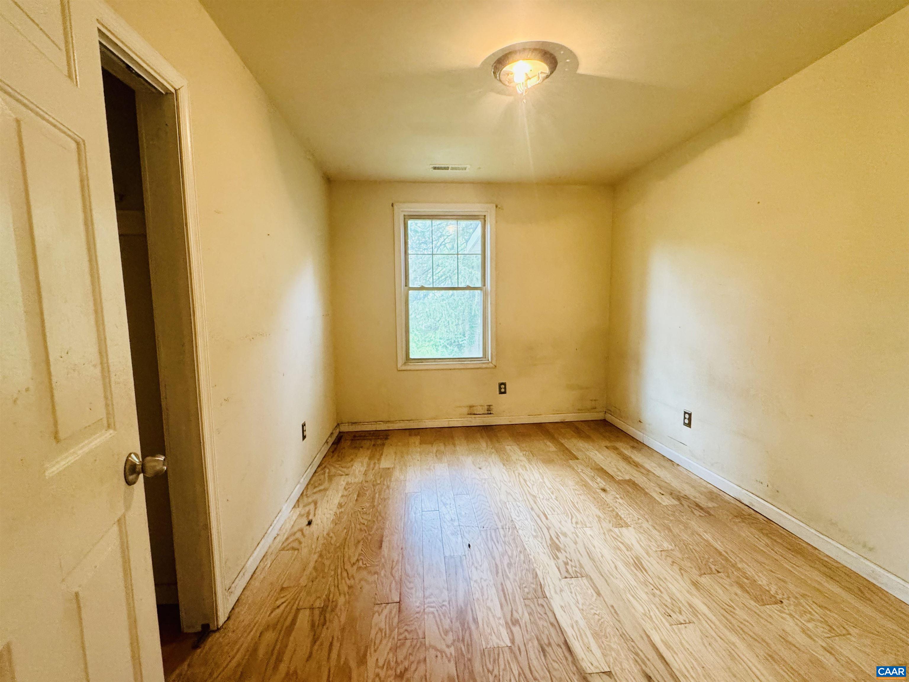 1924 E MAIN ST, WAYNESBORO, Virginia 22980, 3 Bedrooms Bedrooms, ,2 BathroomsBathrooms,Residential,1924 E MAIN ST,678934 MLS # 678934