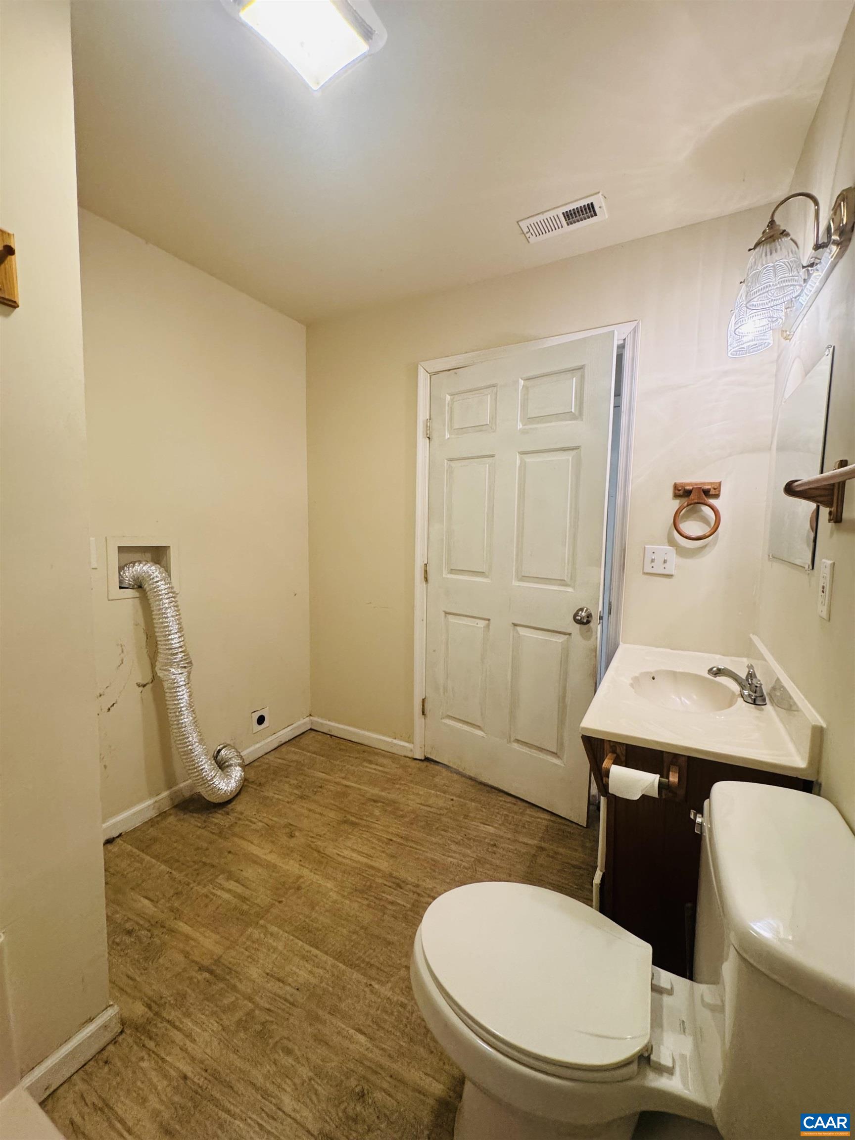 1924 E MAIN ST, WAYNESBORO, Virginia 22980, 3 Bedrooms Bedrooms, ,2 BathroomsBathrooms,Residential,1924 E MAIN ST,678934 MLS # 678934