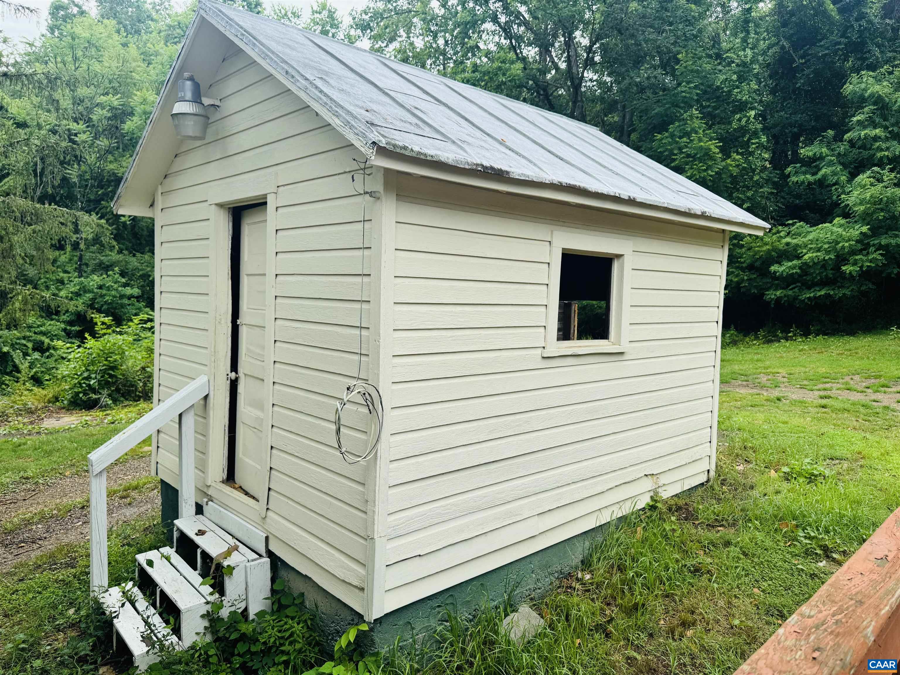 1924 E MAIN ST, WAYNESBORO, Virginia 22980, 3 Bedrooms Bedrooms, ,2 BathroomsBathrooms,Residential,1924 E MAIN ST,678934 MLS # 678934
