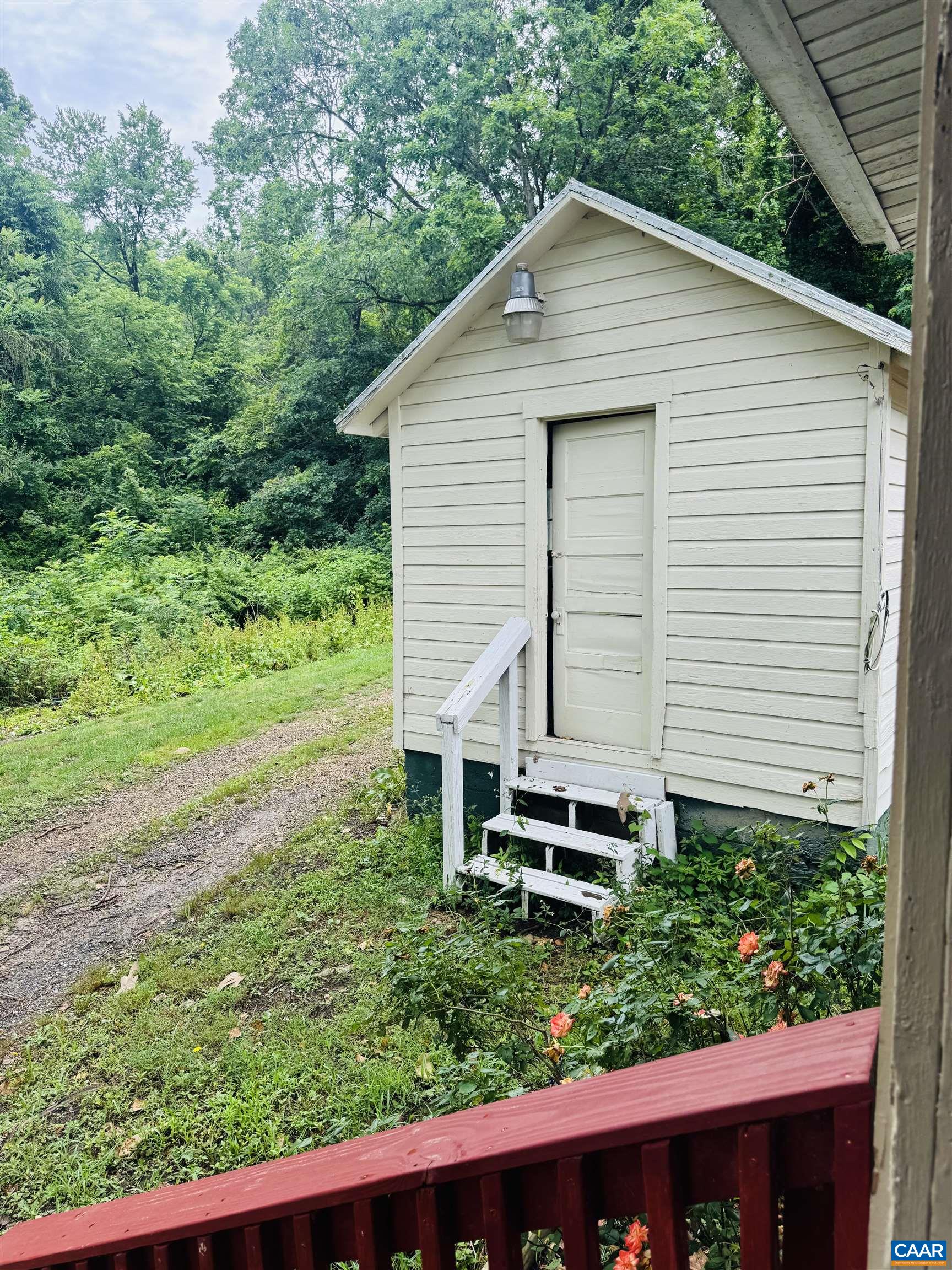 1924 E MAIN ST, WAYNESBORO, Virginia 22980, 3 Bedrooms Bedrooms, ,2 BathroomsBathrooms,Residential,1924 E MAIN ST,678934 MLS # 678934