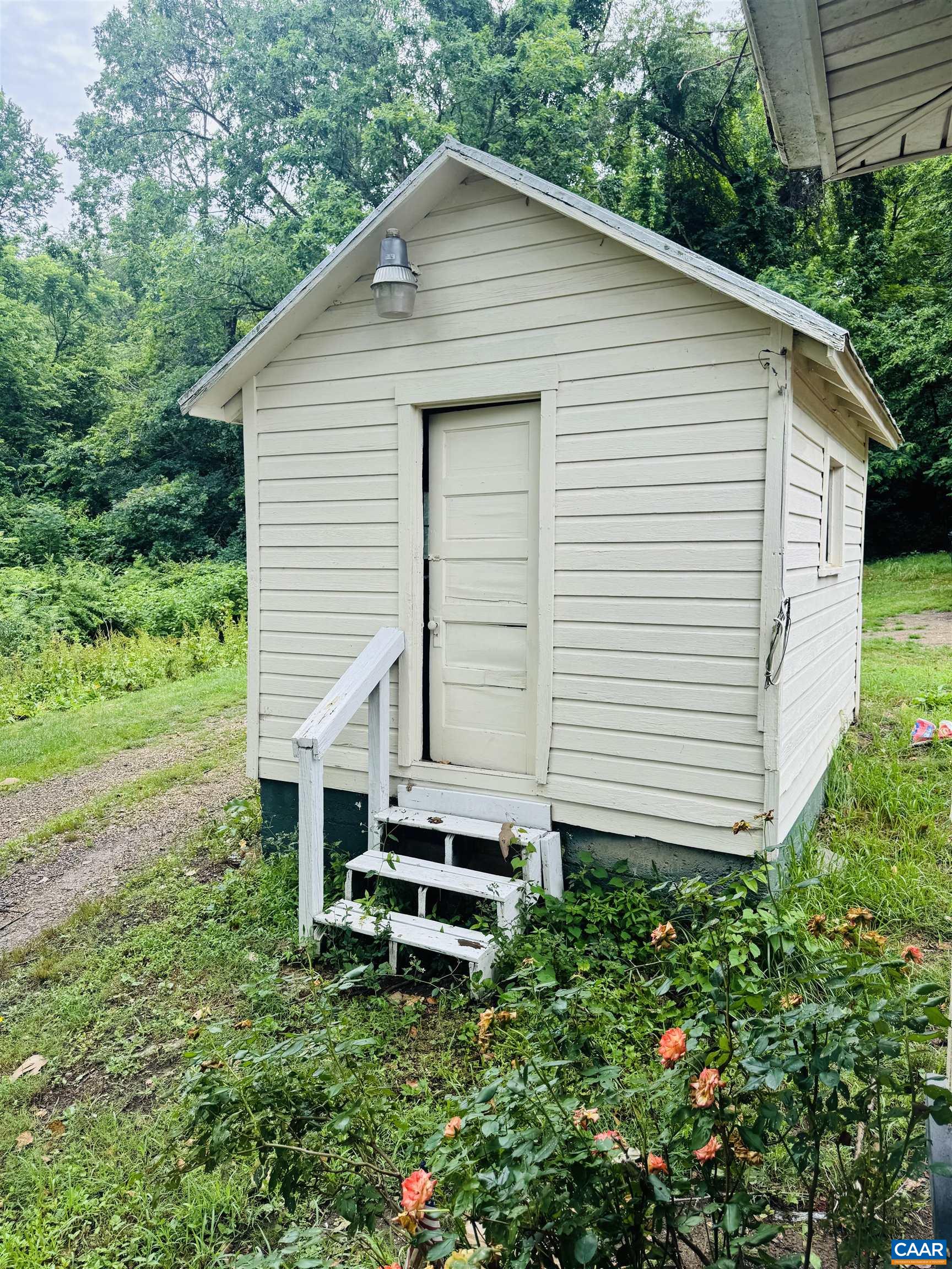 1924 E MAIN ST, WAYNESBORO, Virginia 22980, 3 Bedrooms Bedrooms, ,2 BathroomsBathrooms,Residential,1924 E MAIN ST,678934 MLS # 678934