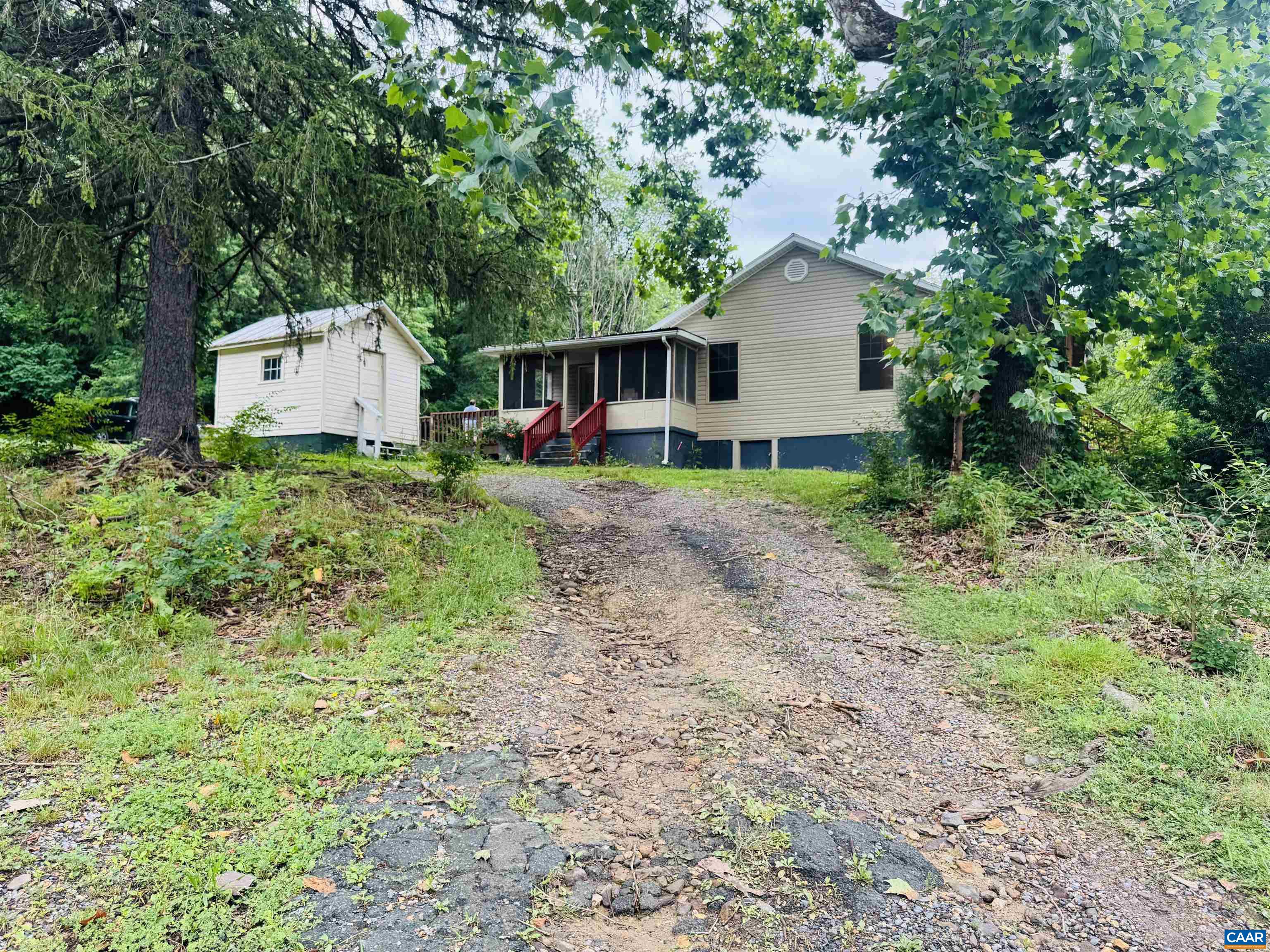 1924 E MAIN ST, WAYNESBORO, Virginia 22980, 3 Bedrooms Bedrooms, ,2 BathroomsBathrooms,Residential,1924 E MAIN ST,678934 MLS # 678934