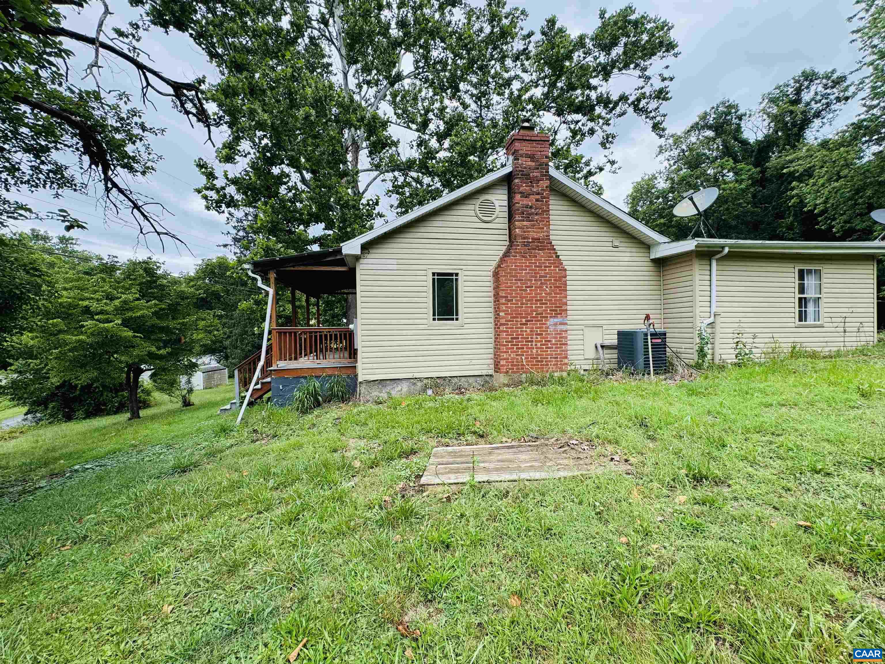 1924 E MAIN ST, WAYNESBORO, Virginia 22980, 3 Bedrooms Bedrooms, ,2 BathroomsBathrooms,Residential,1924 E MAIN ST,678934 MLS # 678934