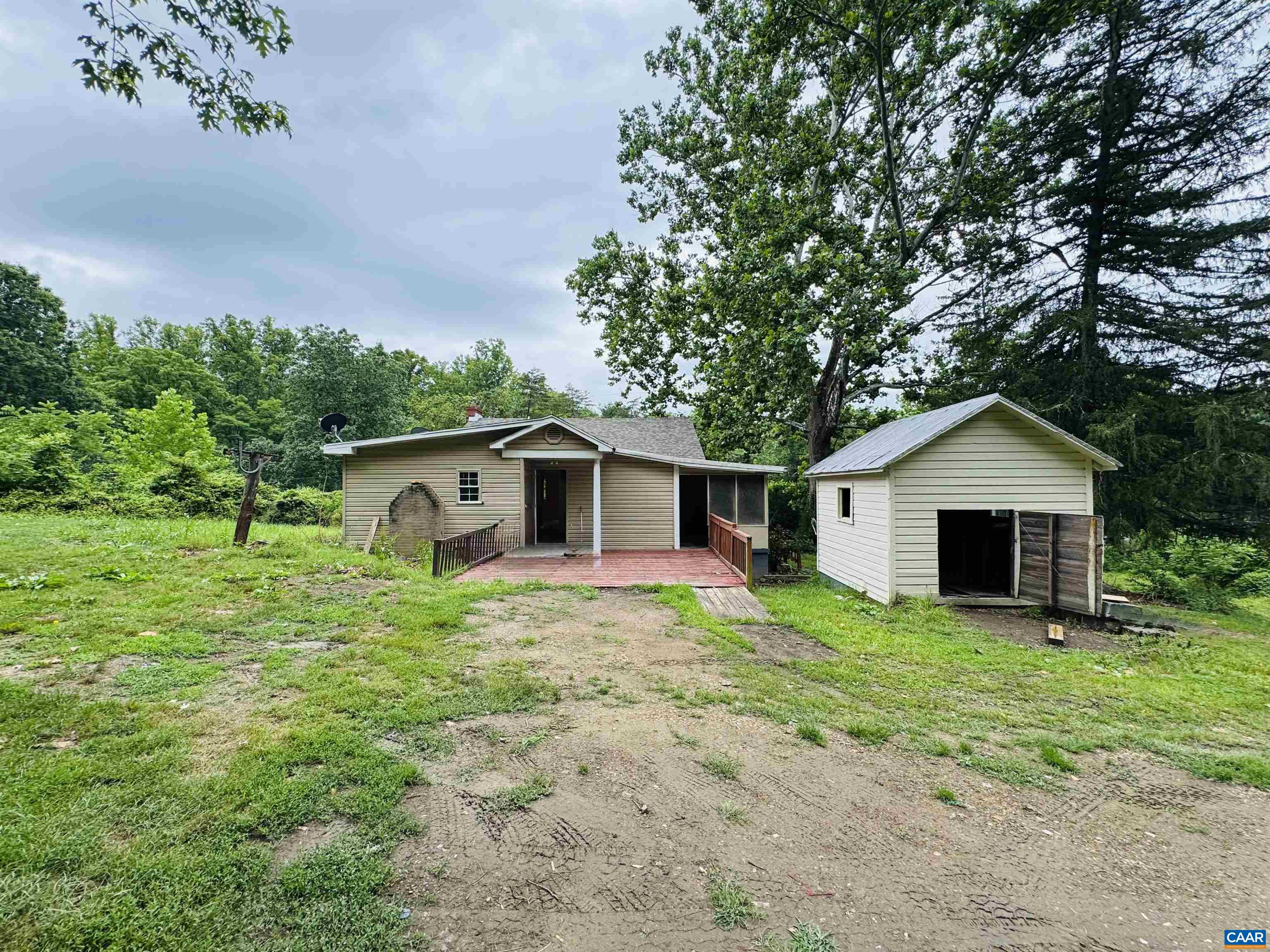 1924 E MAIN ST, WAYNESBORO, Virginia 22980, 3 Bedrooms Bedrooms, ,2 BathroomsBathrooms,Residential,1924 E MAIN ST,678934 MLS # 678934
