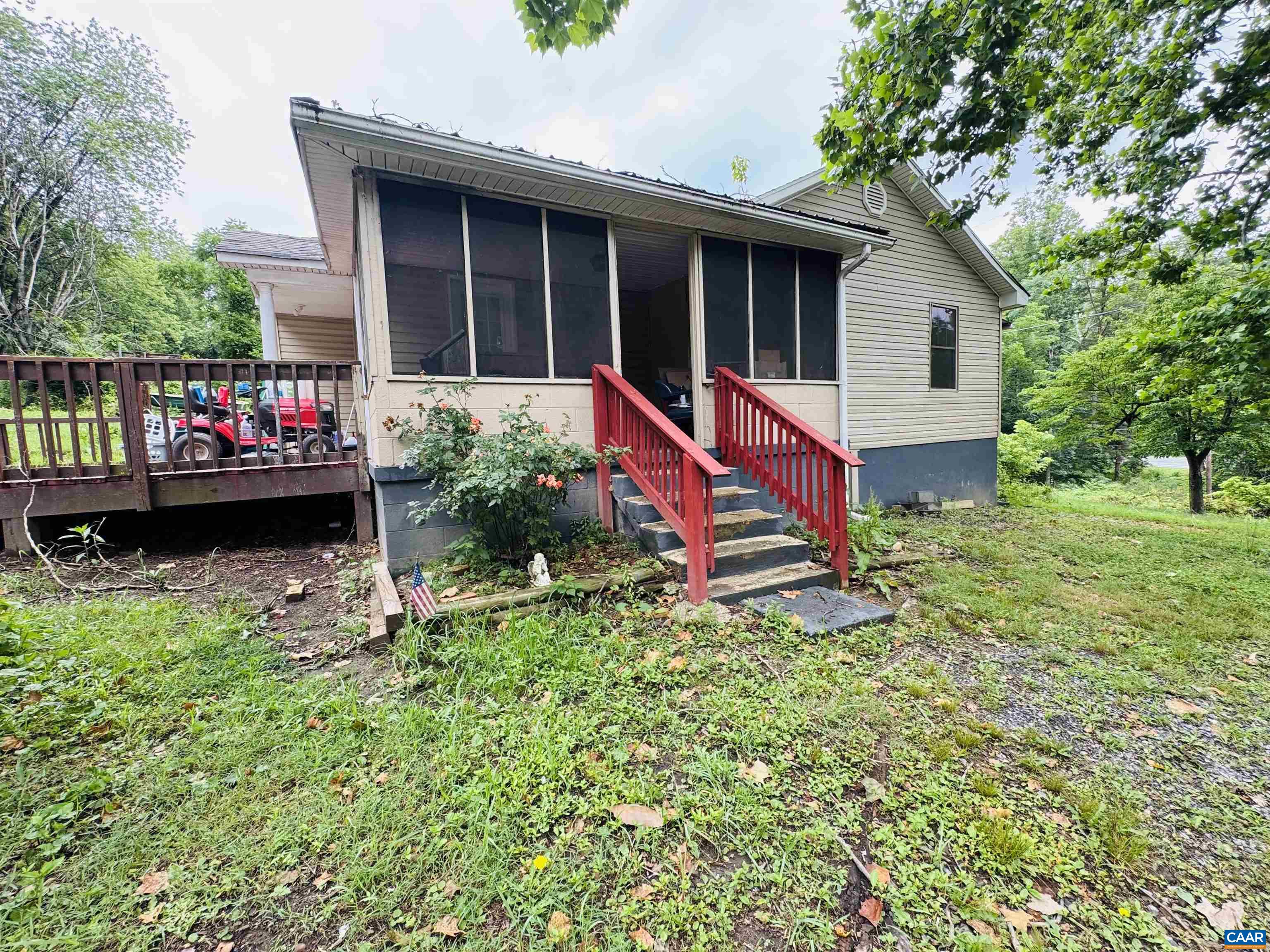 1924 E MAIN ST, WAYNESBORO, Virginia 22980, 3 Bedrooms Bedrooms, ,2 BathroomsBathrooms,Residential,1924 E MAIN ST,678934 MLS # 678934