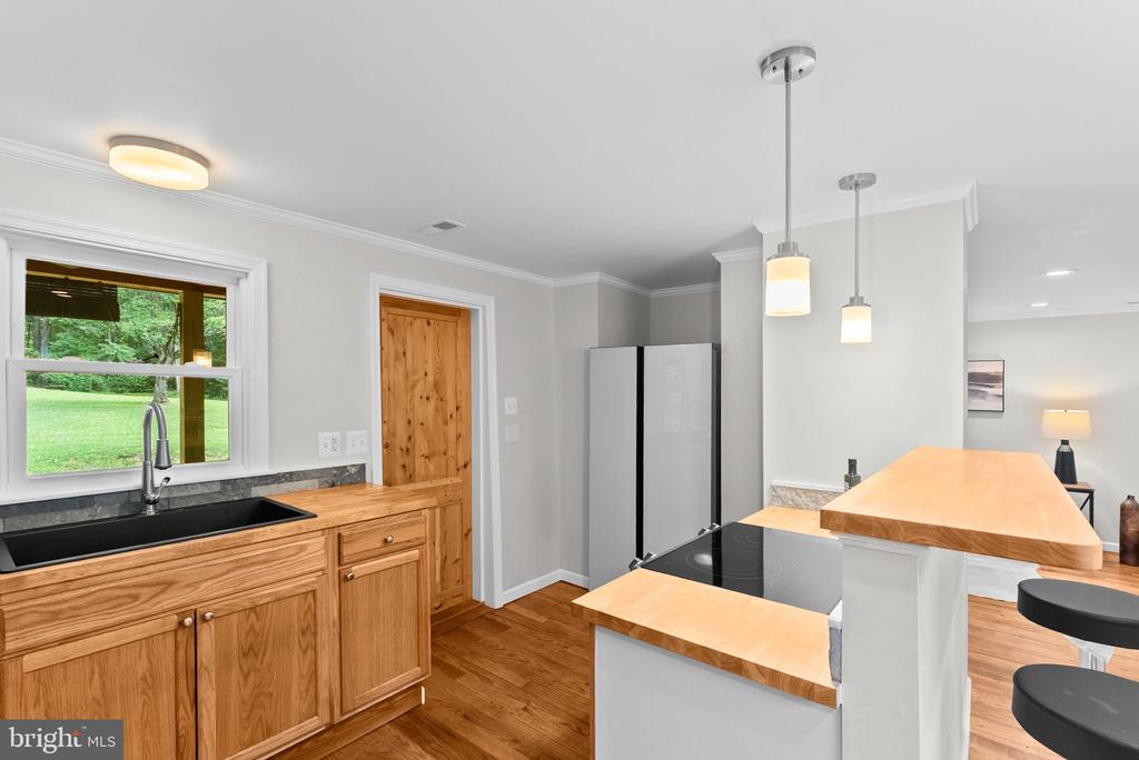 2303 W HOOVER RD, HAYWOOD, Virginia 22722, 2 Bedrooms Bedrooms, ,1 BathroomBathrooms,Residential,2303 W HOOVER RD,VAMA2002834 MLS # VAMA2002834