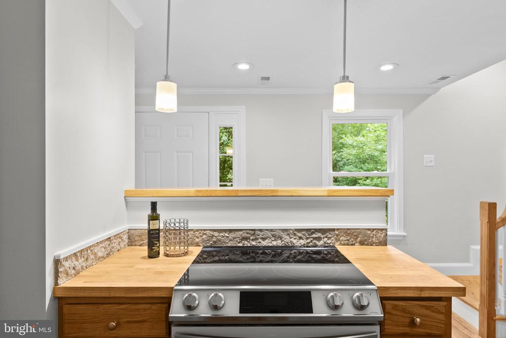 2303 W HOOVER RD, HAYWOOD, Virginia 22722, 2 Bedrooms Bedrooms, ,1 BathroomBathrooms,Residential,2303 W HOOVER RD,VAMA2002834 MLS # VAMA2002834