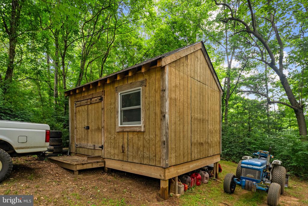 2303 W HOOVER RD, HAYWOOD, Virginia 22722, 2 Bedrooms Bedrooms, ,1 BathroomBathrooms,Residential,2303 W HOOVER RD,VAMA2002834 MLS # VAMA2002834