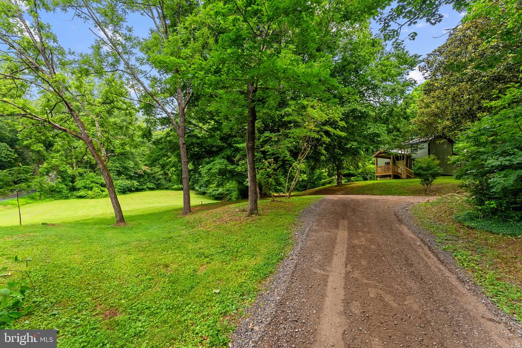 2303 W HOOVER RD, HAYWOOD, Virginia 22722, 2 Bedrooms Bedrooms, ,1 BathroomBathrooms,Residential,2303 W HOOVER RD,VAMA2002834 MLS # VAMA2002834