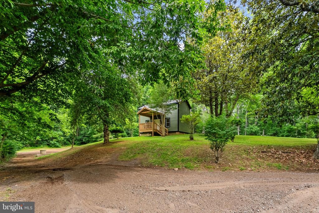 2303 W HOOVER RD, HAYWOOD, Virginia 22722, 2 Bedrooms Bedrooms, ,1 BathroomBathrooms,Residential,2303 W HOOVER RD,VAMA2002834 MLS # VAMA2002834