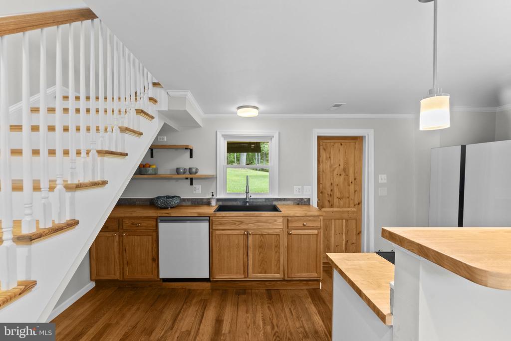 2303 W HOOVER RD, HAYWOOD, Virginia 22722, 2 Bedrooms Bedrooms, ,1 BathroomBathrooms,Residential,2303 W HOOVER RD,VAMA2002834 MLS # VAMA2002834