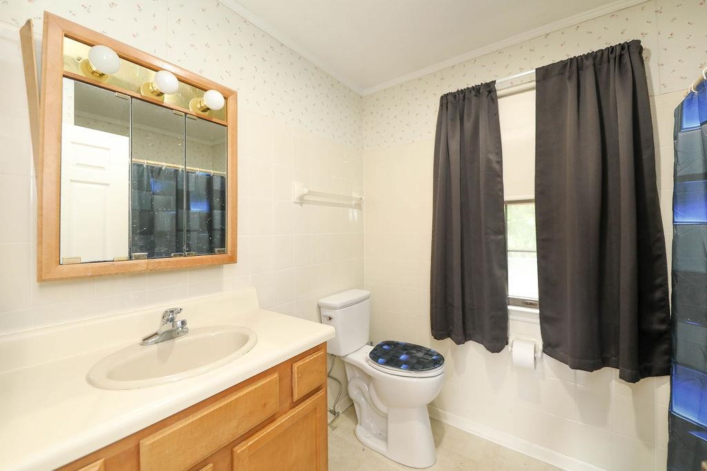 2251 AIRPORT RD, BRIDGEWATER, Virginia 22812, 5 Bedrooms Bedrooms, ,3 BathroomsBathrooms,Residential,2251 AIRPORT RD,678936 MLS # 678936