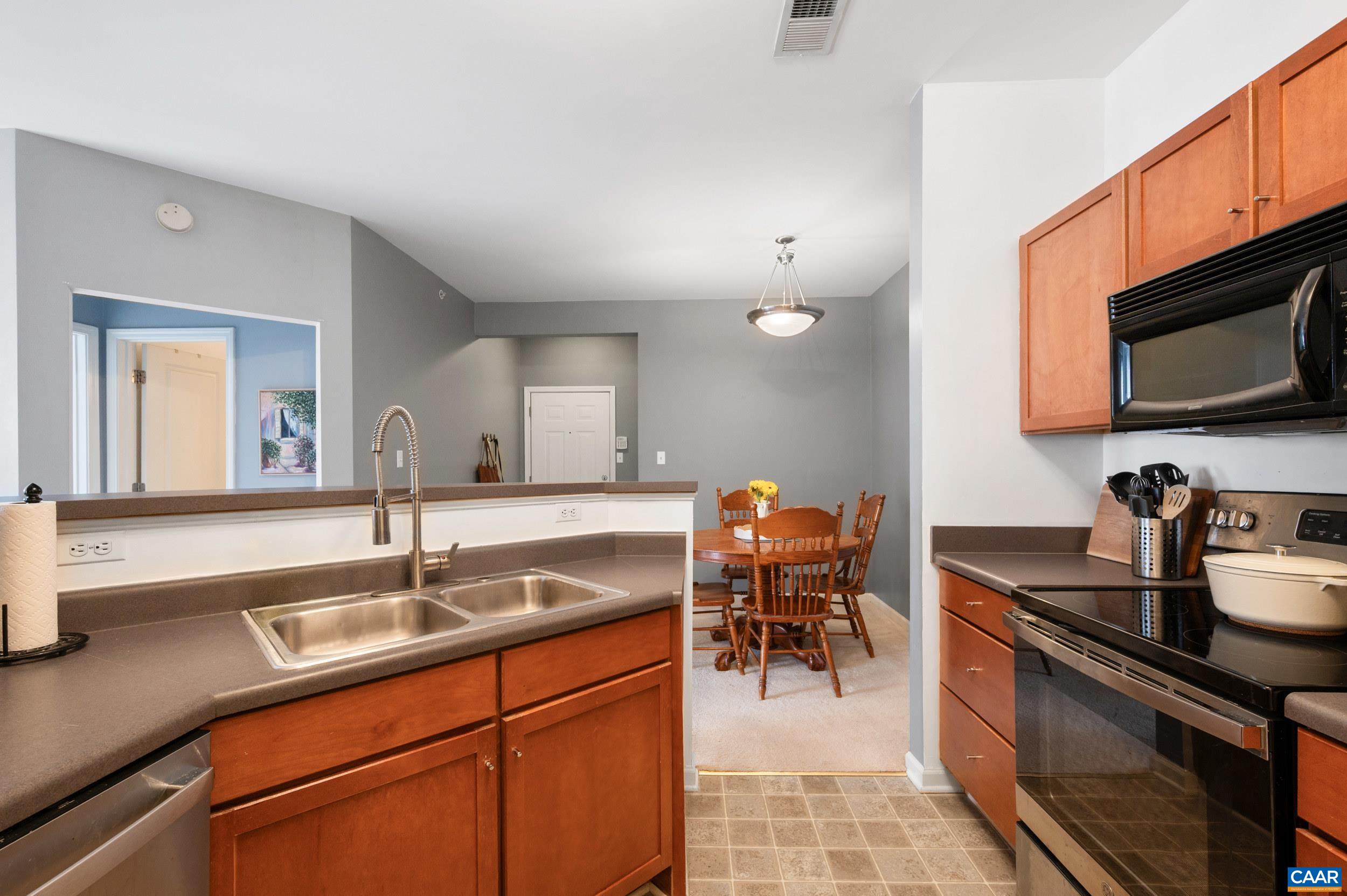 720 WALKER SQ, CHARLOTTESVILLE, Virginia 22903, 1 Bedroom Bedrooms, ,1 BathroomBathrooms,Residential,720 WALKER SQ,678941 MLS # 678941